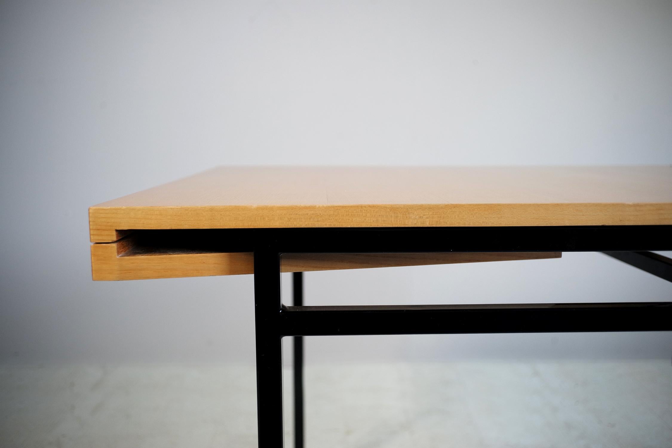 Pierre Guariche, Ash Table /A.R.P. France, 1955 In Good Condition In Catonvielle, FR