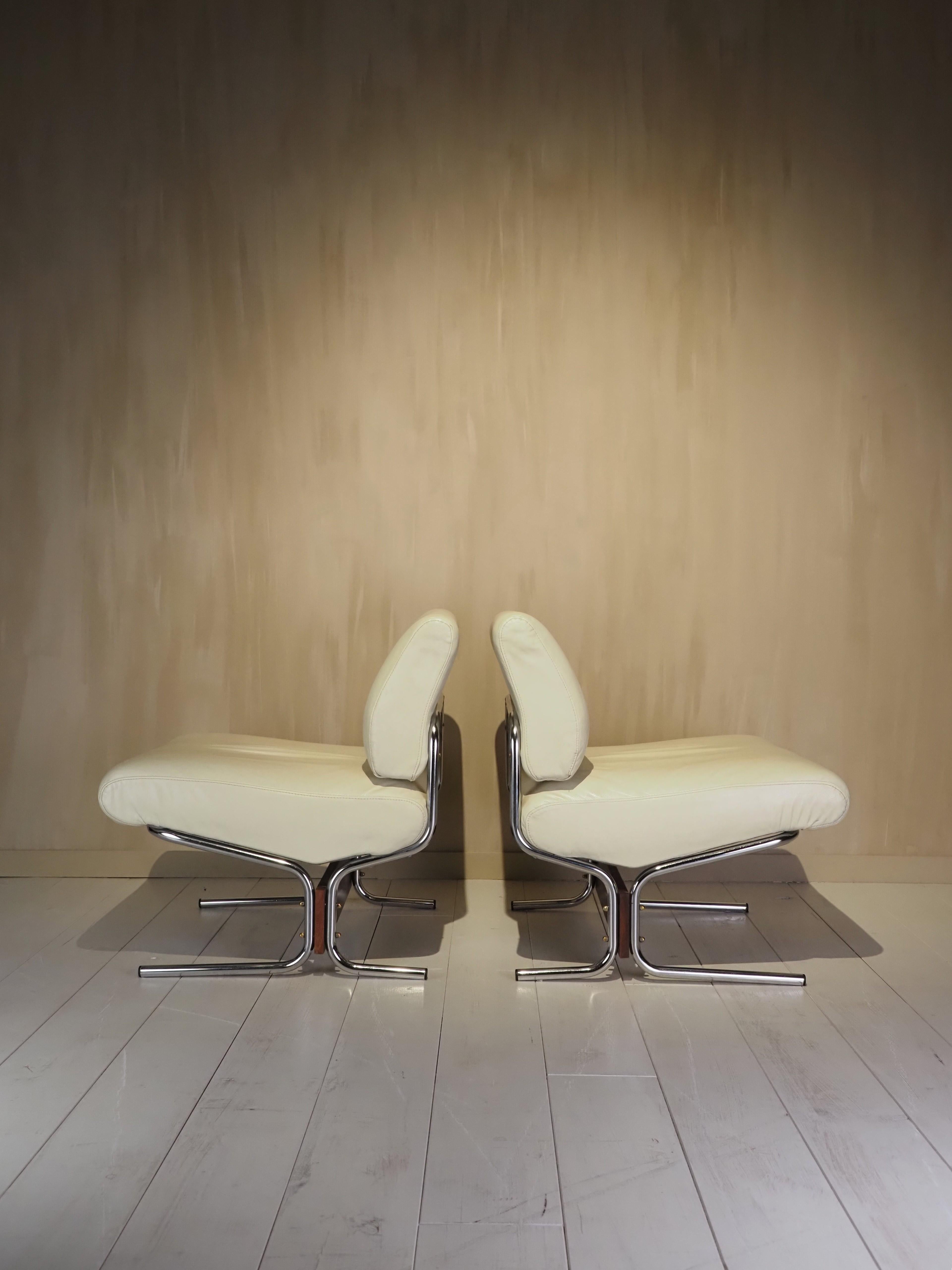 Mid-Century Modern Chaises longues 