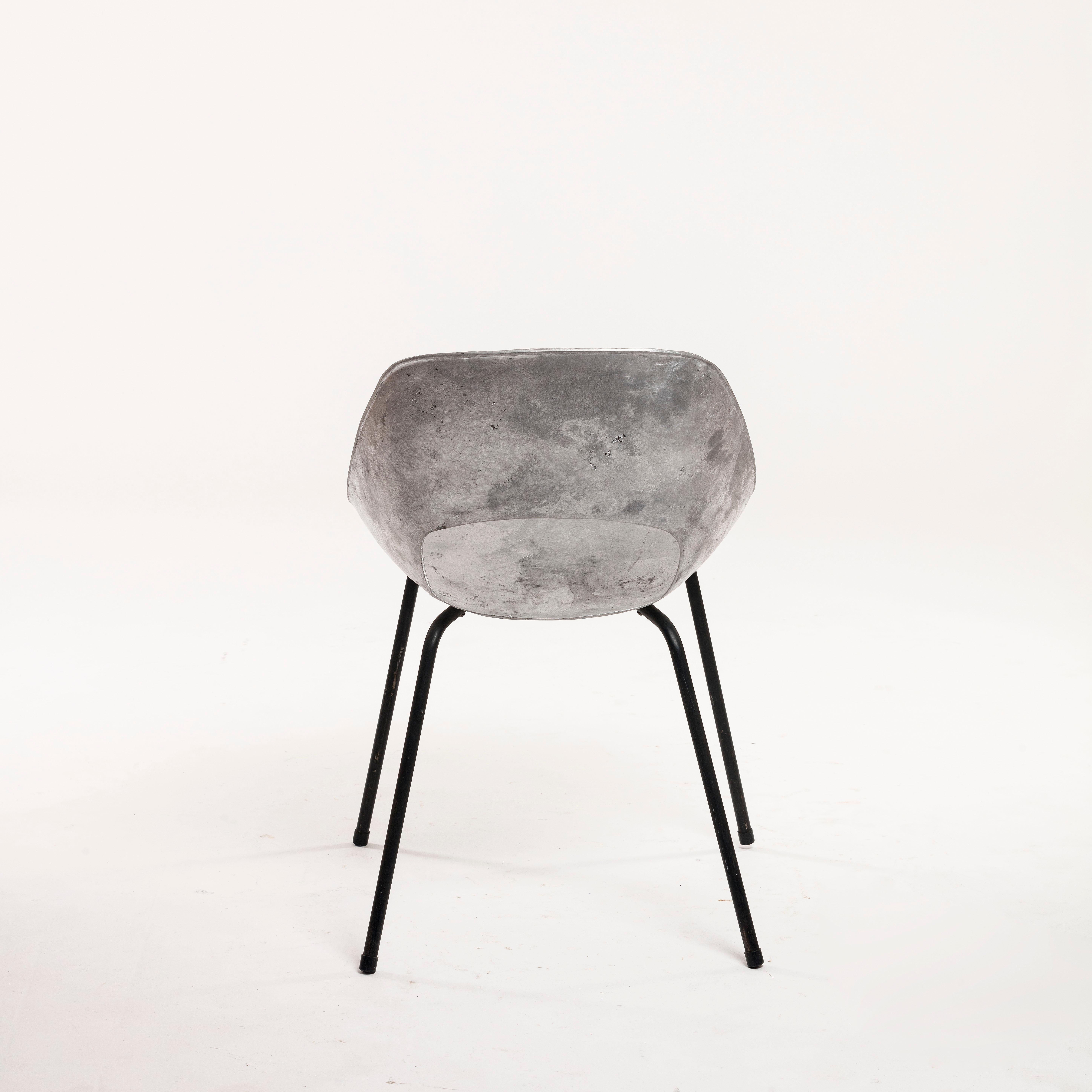 Siège tulipe en fonte d'aluminium de Pierre Guariche pour Steiner Naked 1954 Bon état à Santa Gertrudis, Baleares