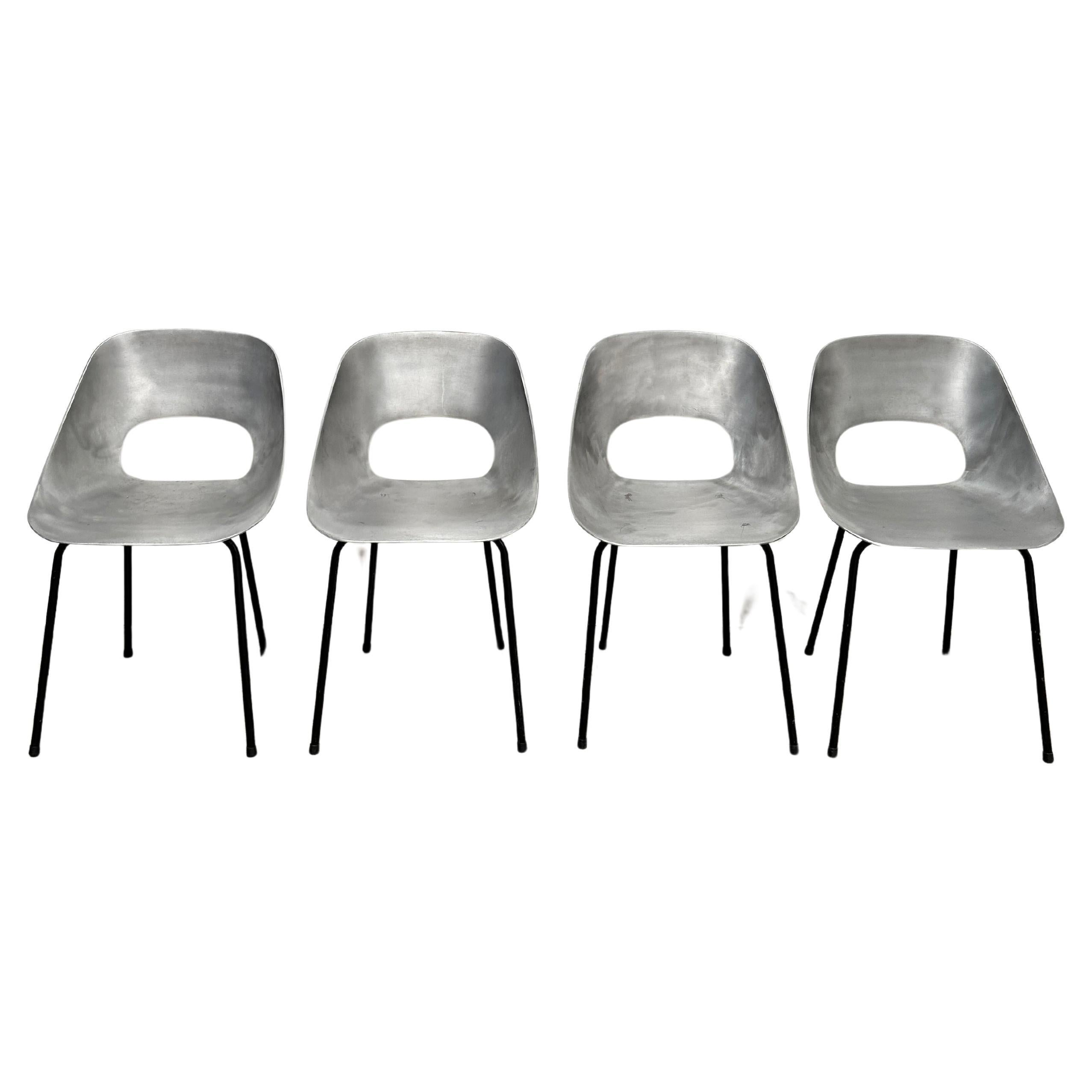 Chaises en aluminium coulé Pierre Guariche, lot de 4 en vente