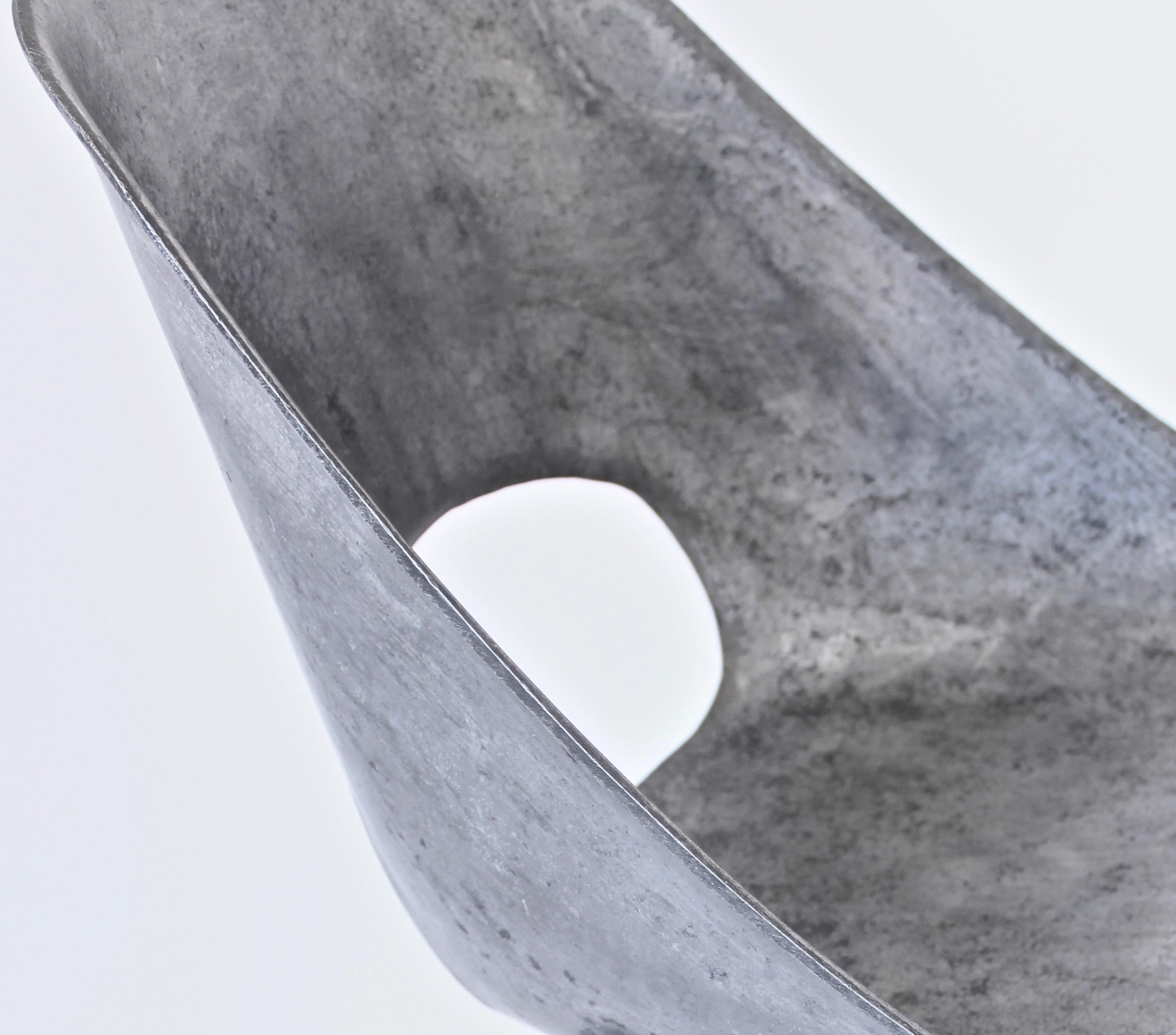 Paire de chaises tulipe en aluminium coulé Pierre Guariche pour Steiner France, circa 1954 6