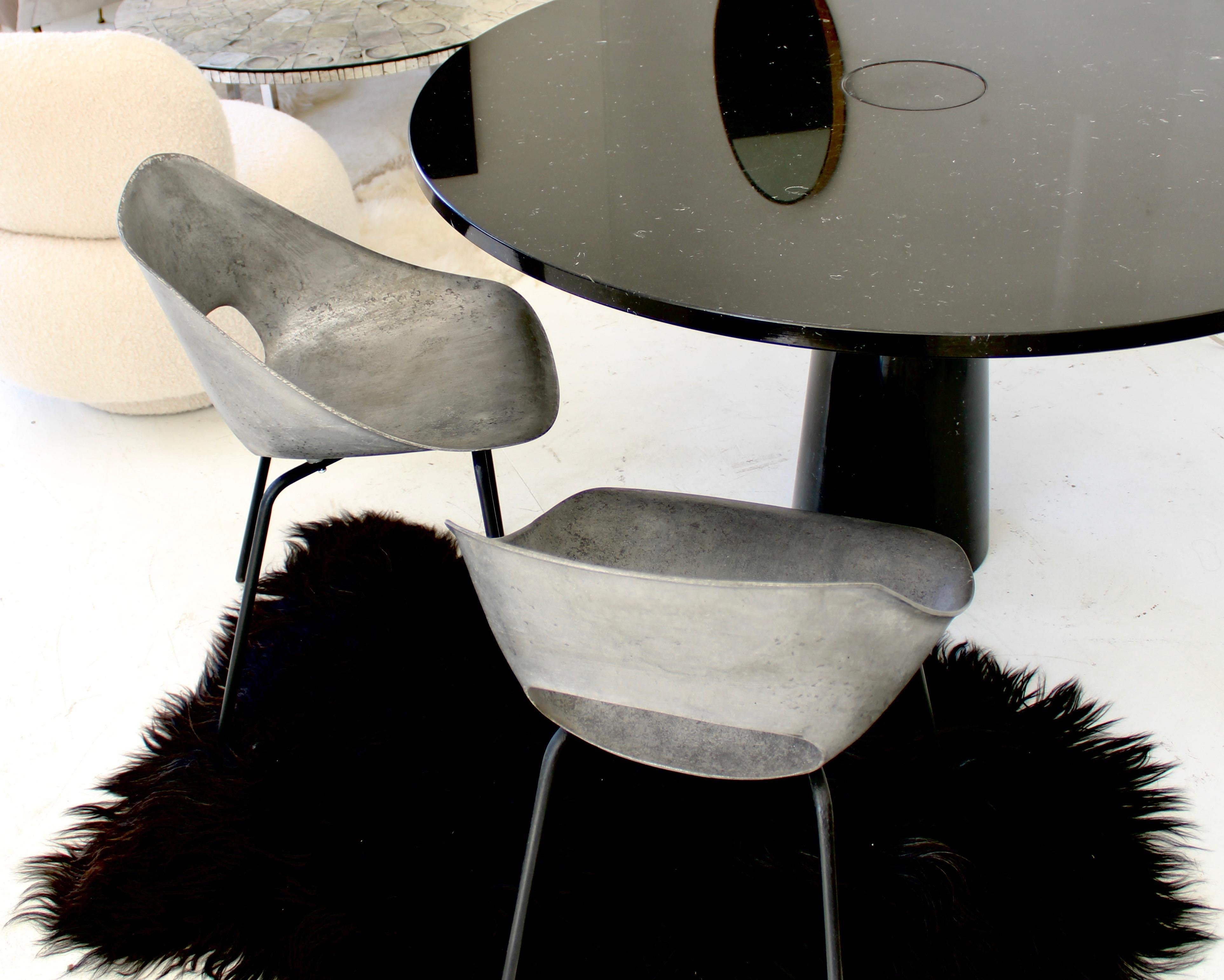 Paire de chaises tulipe en aluminium coulé Pierre Guariche pour Steiner France, circa 1954 10