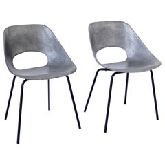 Paire de chaises tulipe en aluminium coulé Pierre Guariche pour Steiner France, circa 1954