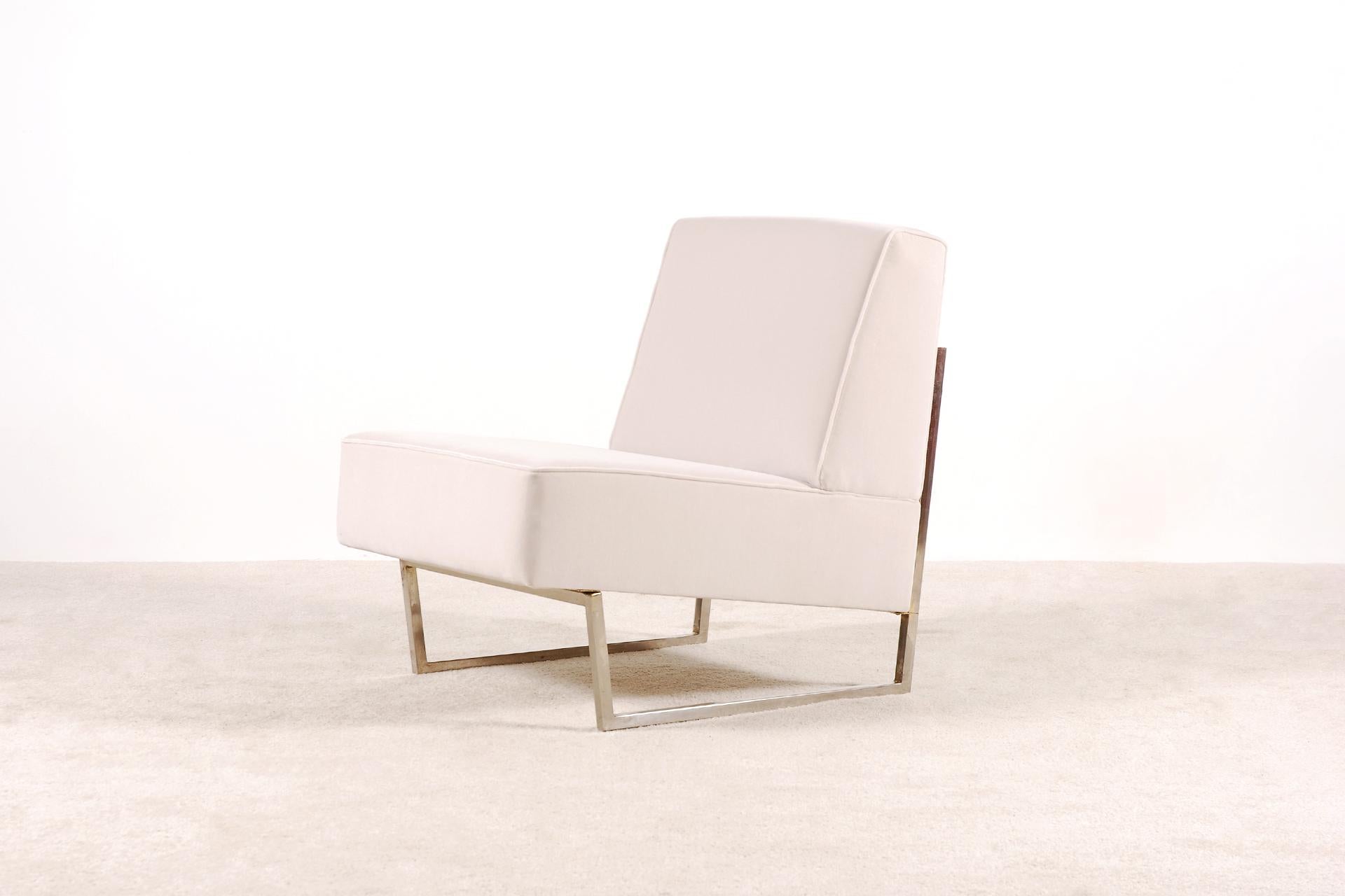 Beautiful lounge chair designed by French designer Pierre Guariche.
Model 