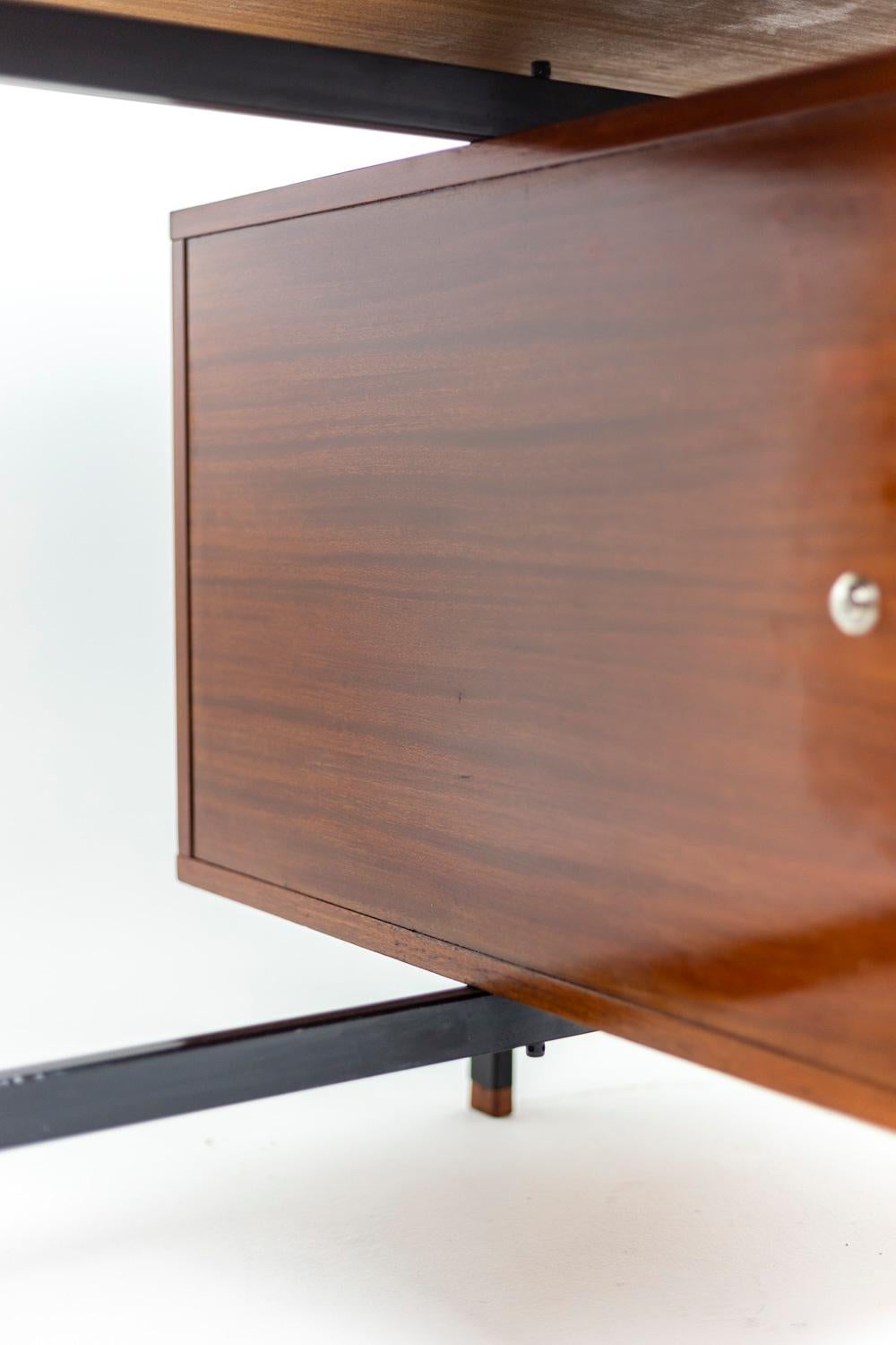 Pierre Guariche, Desk in Mahogany and Lacquered Metal, 1960's 2