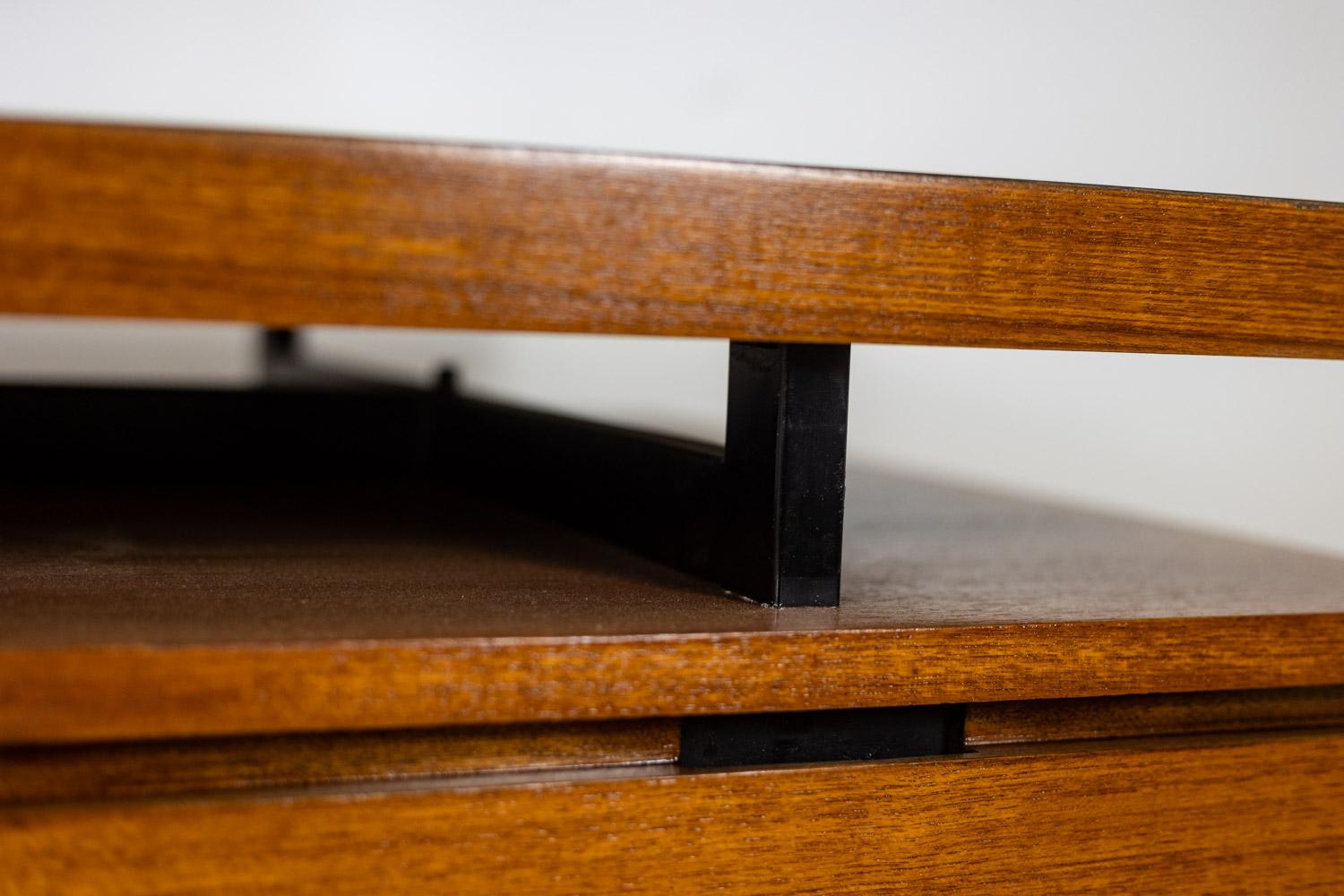 Pierre Guariche. Bureau en teck et métal laqué, années 1960. LS56631534M 2