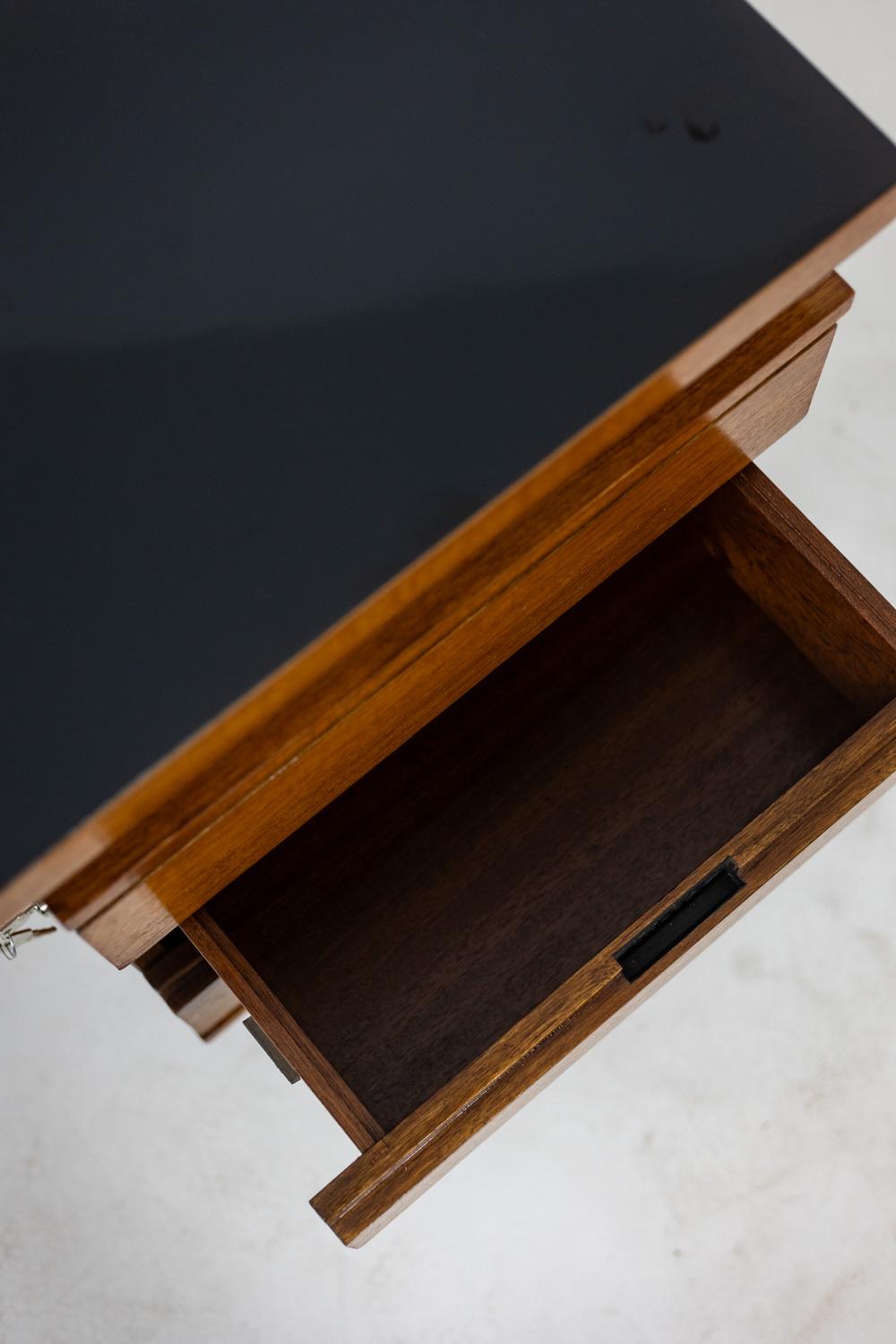 Pierre Guariche. Bureau en teck et métal laqué, années 1960. LS56631534M 7