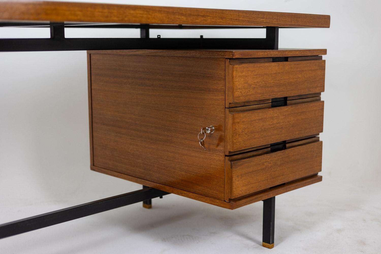 Pierre Guariche. Desk in teak and lacquered metal. 1960s. LS56631534M For Sale 9