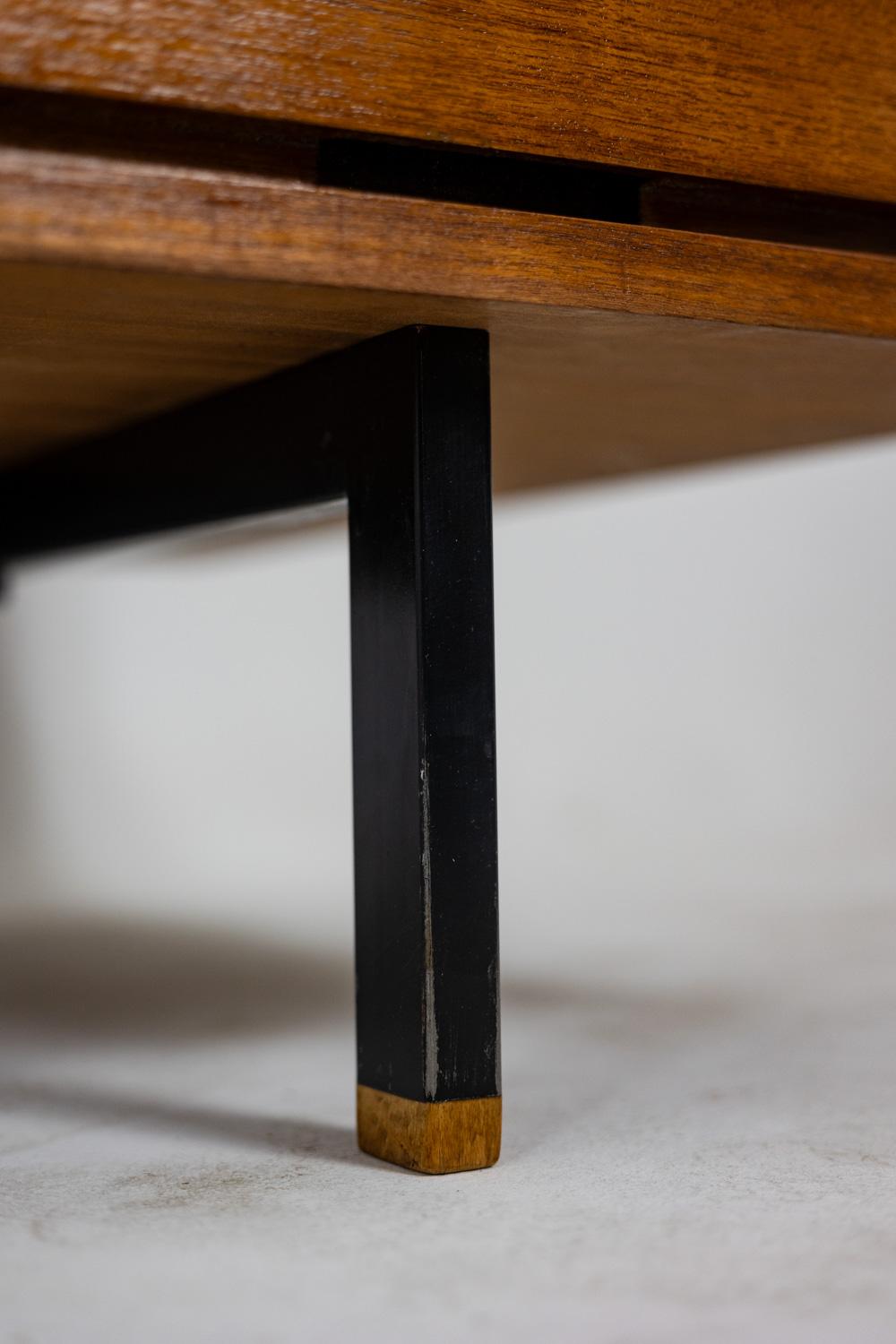 Pierre Guariche. Bureau en teck et métal laqué, années 1960. LS56631534M 1