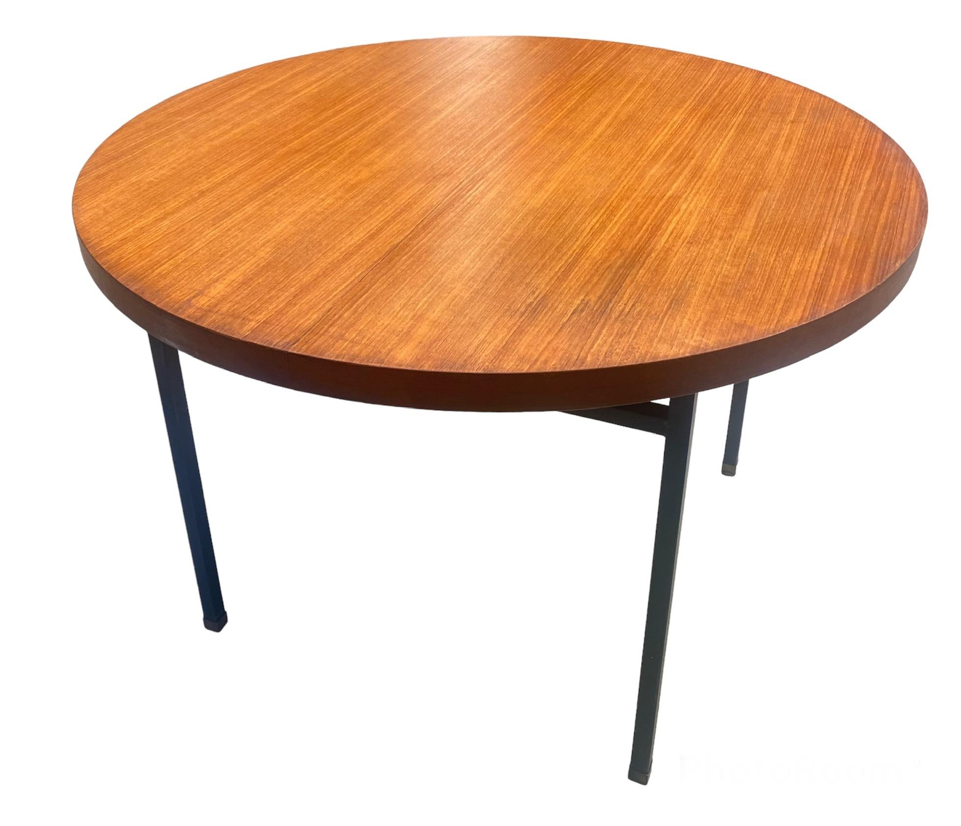 Table de salle à manger Pierre Guariche  1960 en vente 15