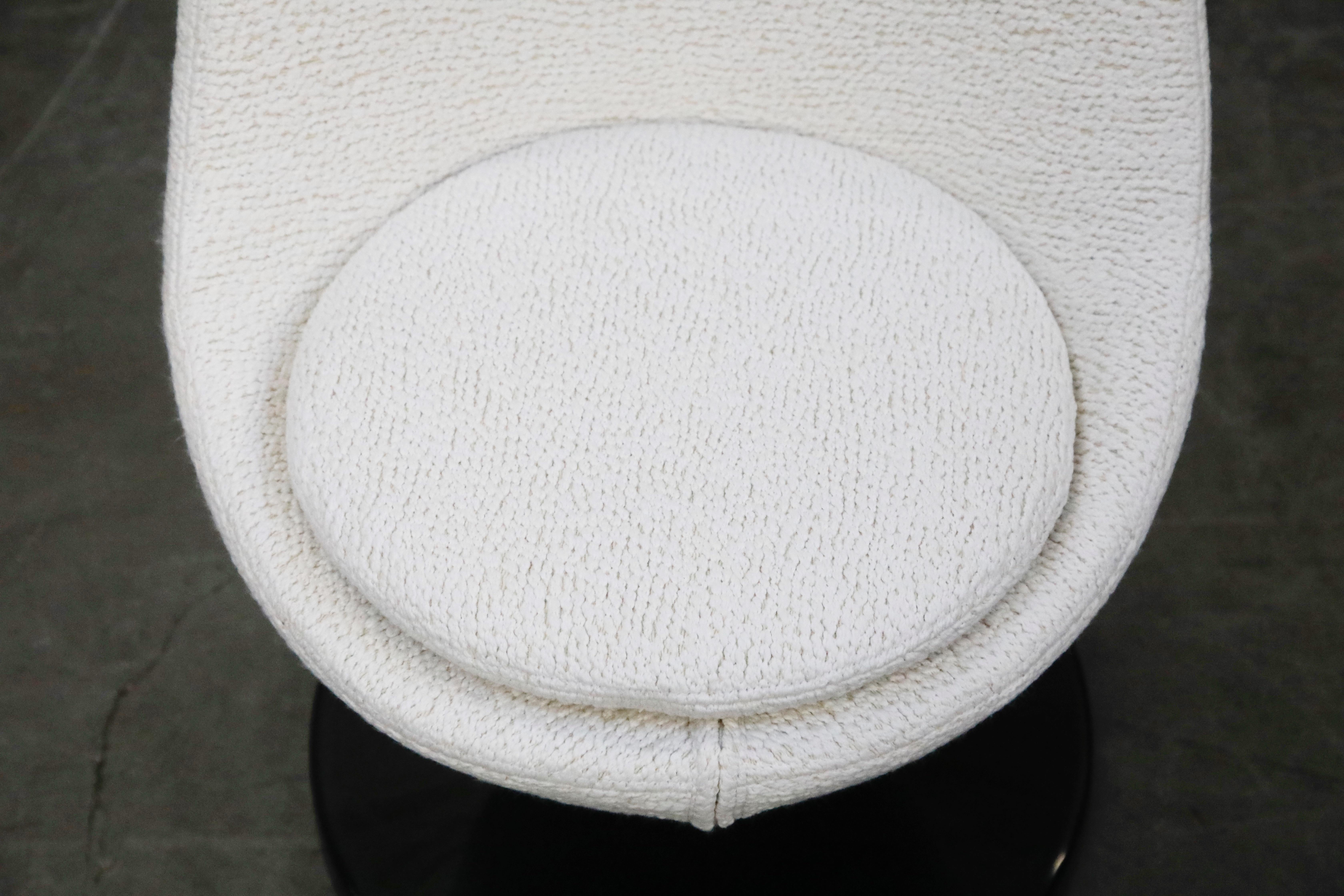 Pierre Guariche for Meurop 'Polaris' Chairs in White Boucle Fabric, Pair, 1960s 7