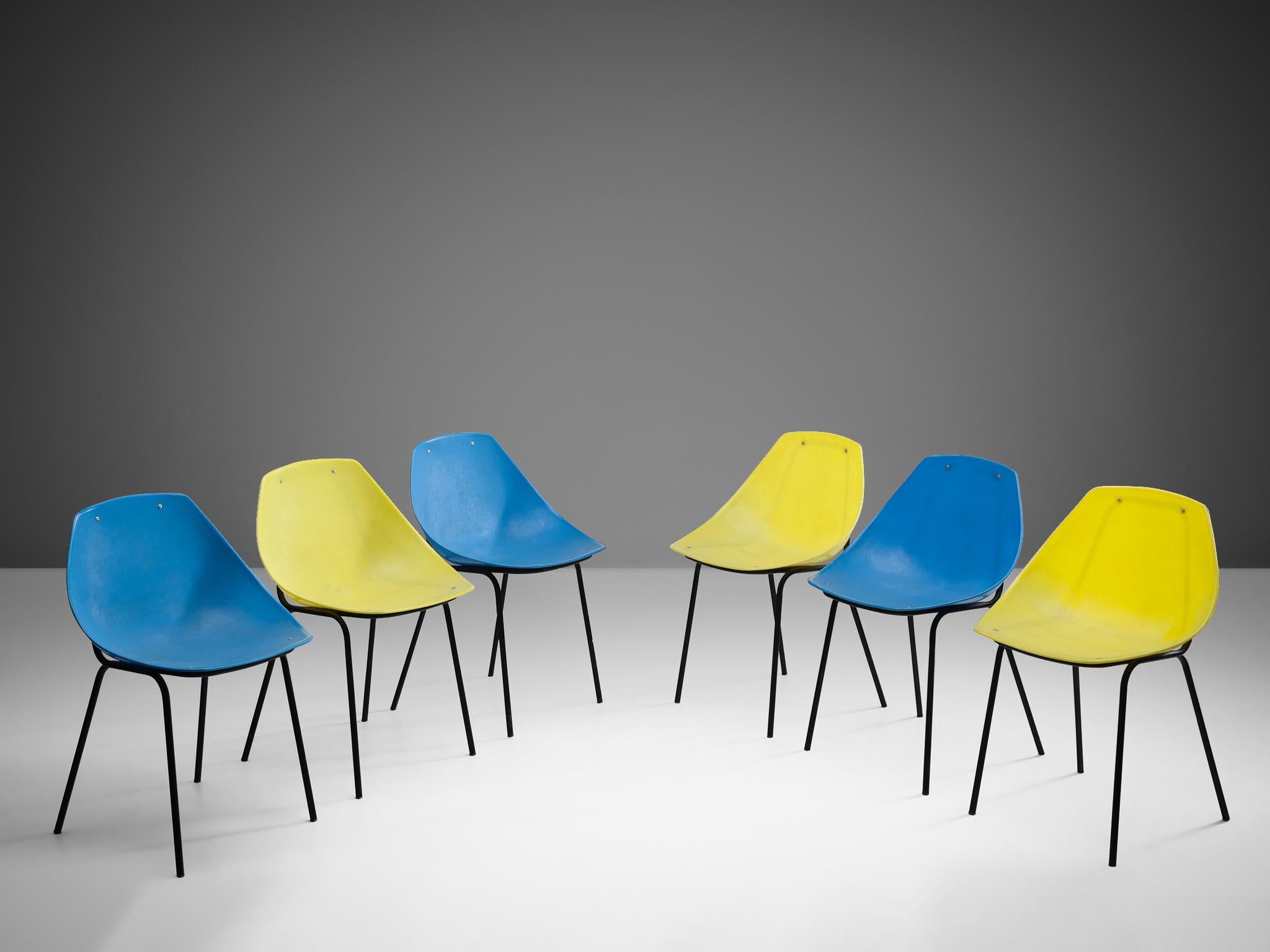 Belge Ensemble de six chaises de salle à manger « Coquillage » Pierre Guariche pour Meurop en vente