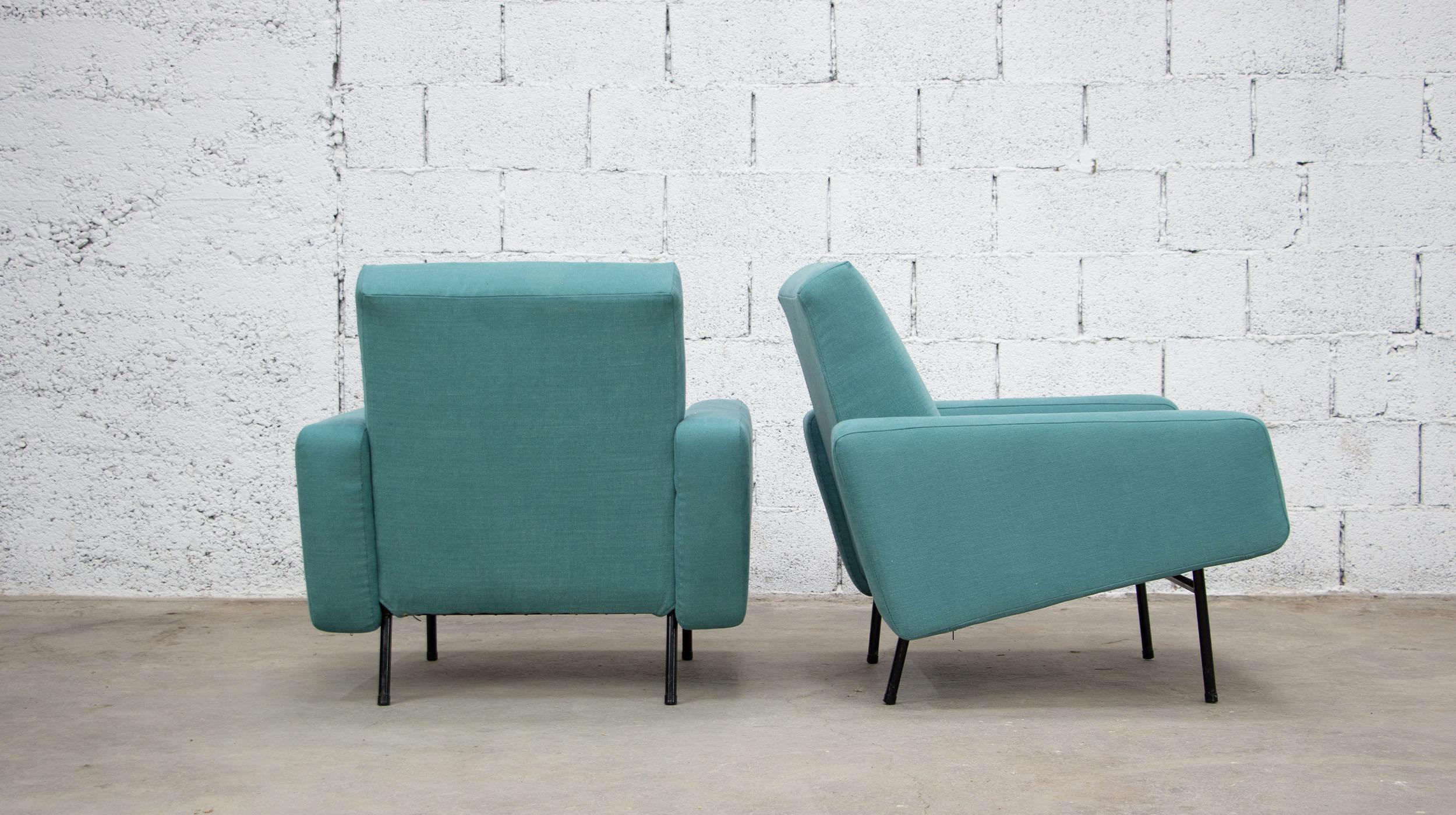 French Pierre Guariche G10 armchairs for Airborne For Sale