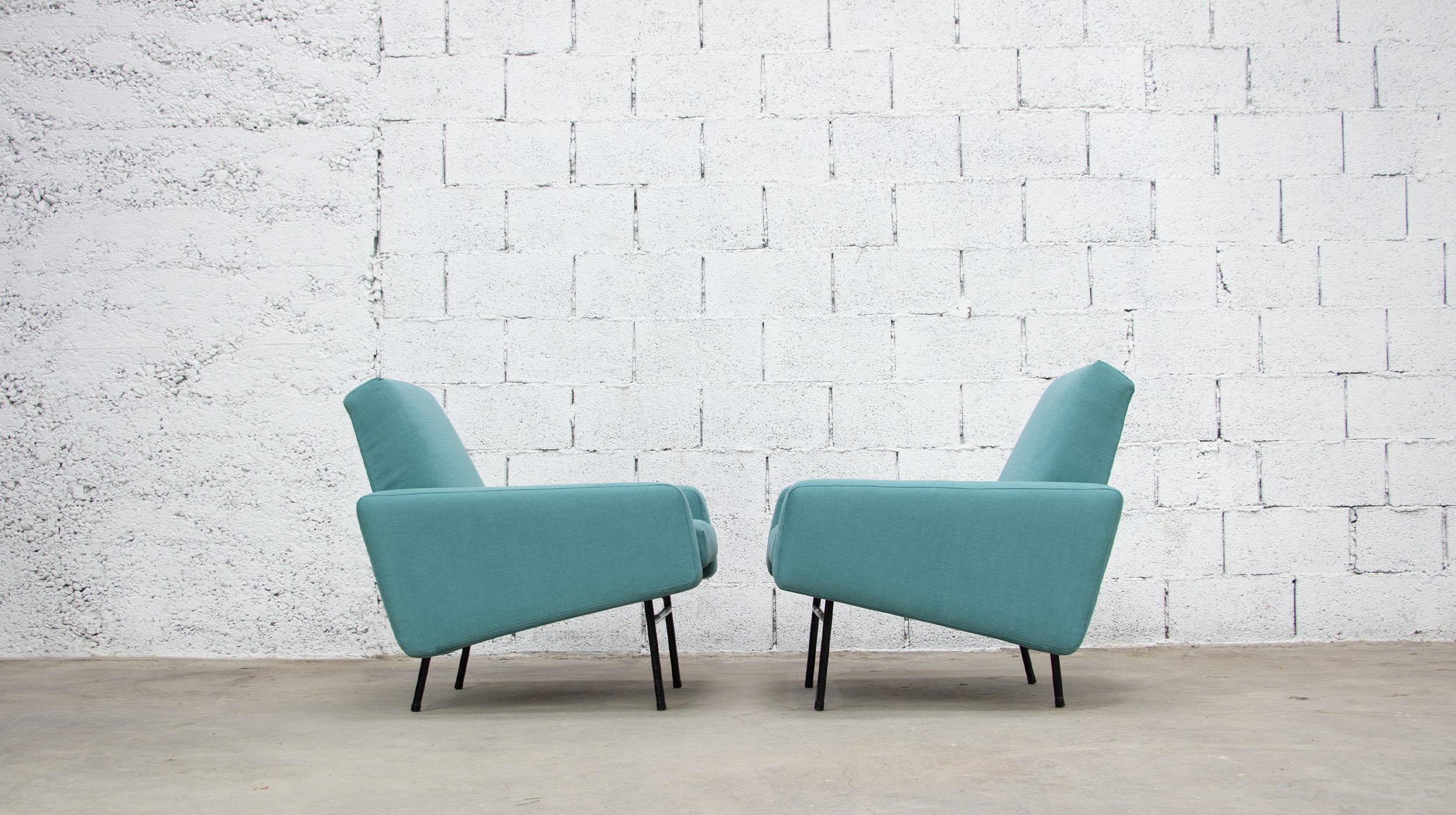 20th Century Pierre Guariche G10 armchairs for Airborne For Sale