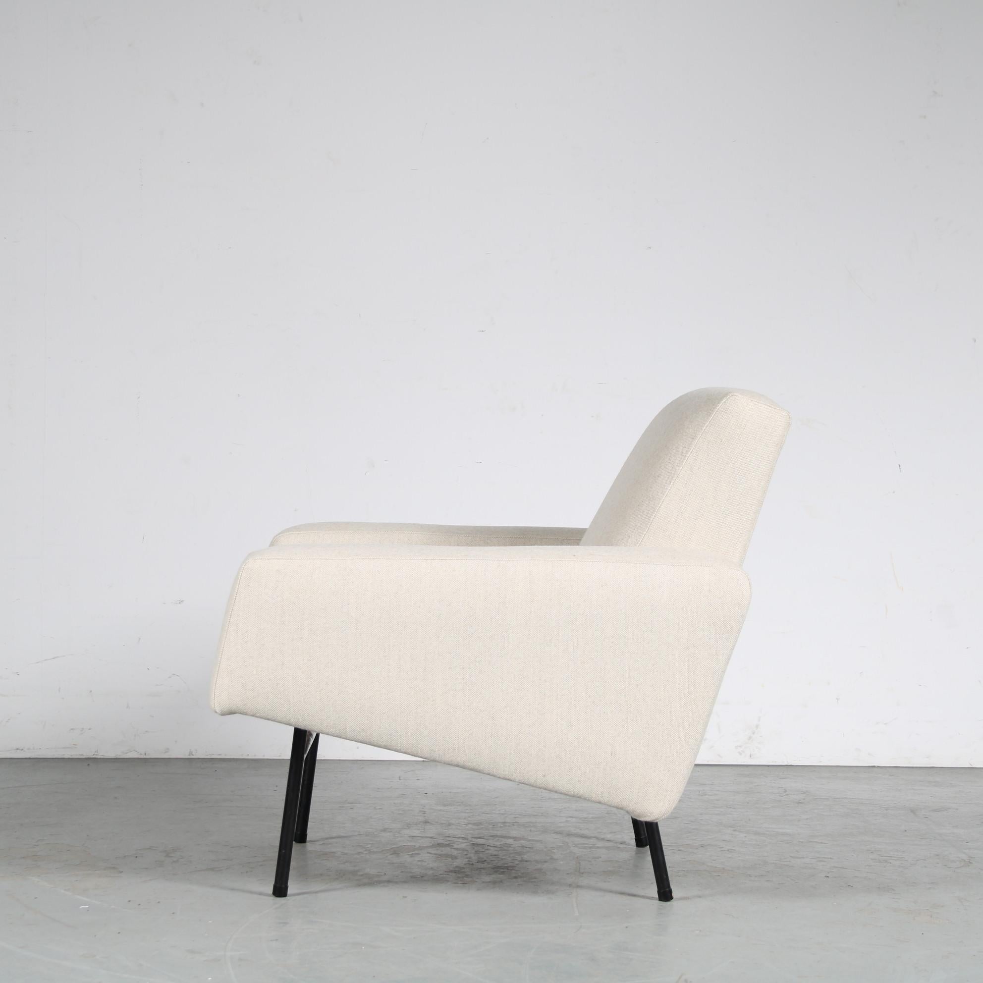 Pierre Guariche Lounge Chair for Airborne, France 1960 In Good Condition For Sale In Amsterdam, NL