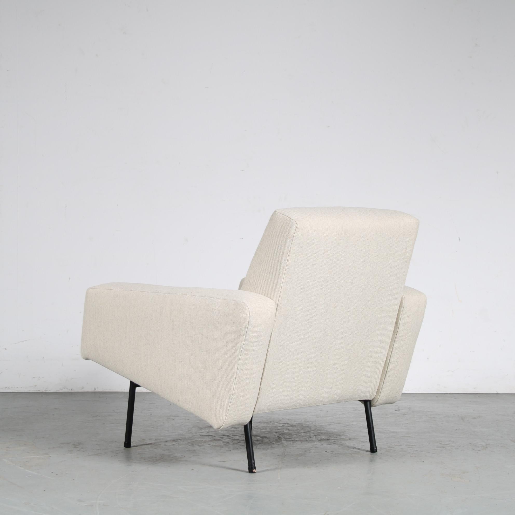 Mid-20th Century Pierre Guariche Lounge Chair for Airborne, France 1960 For Sale
