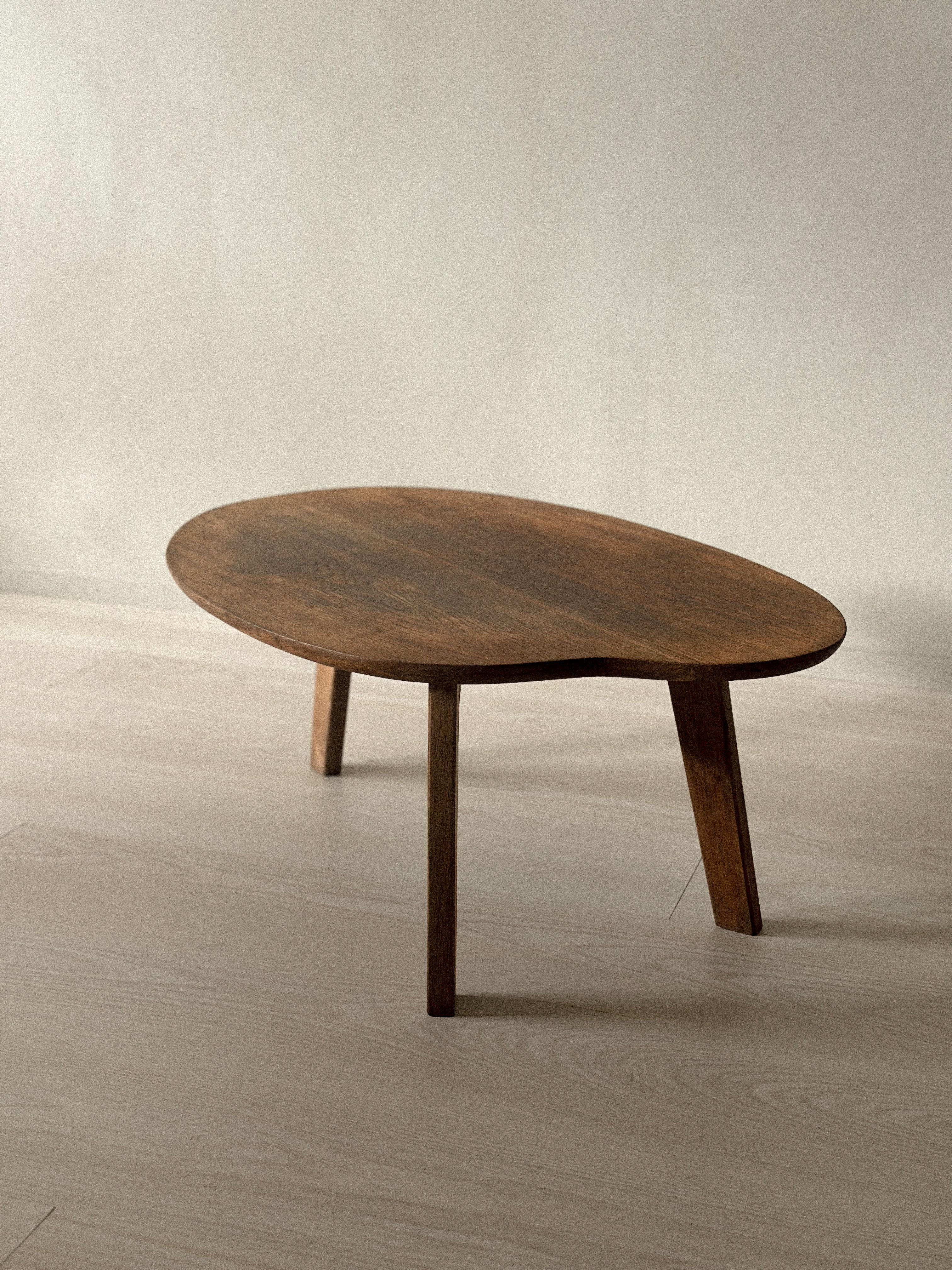 Pierre Guariche, Mesa baja de centro o auxiliar, Galerie MAI, Francia, c. 1950 Moderno de mediados de siglo en venta