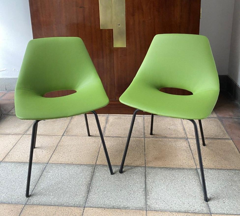 Metal Pierre Guariche, Pair of Chairs Model Tonneau For Sale