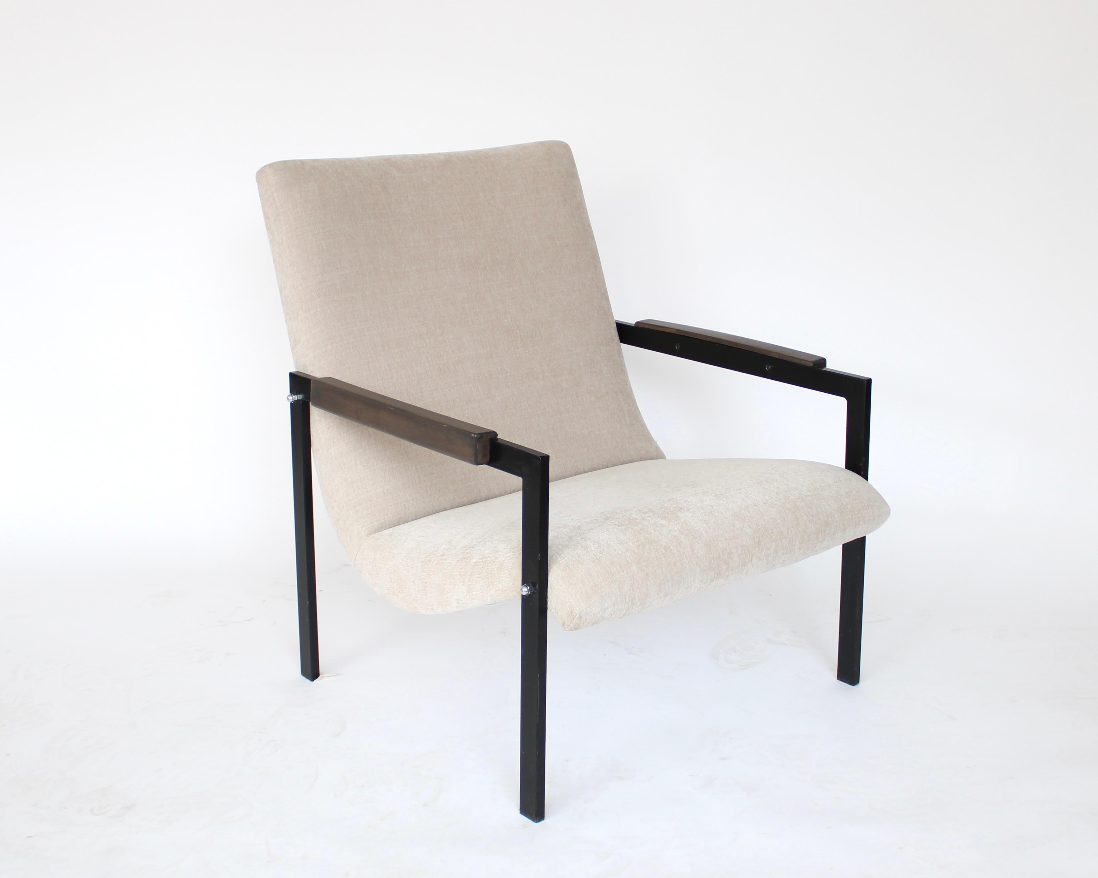 Français Paire de fauteuils de salon français Pierre Guariche, vers 1960 pour ARP en vente