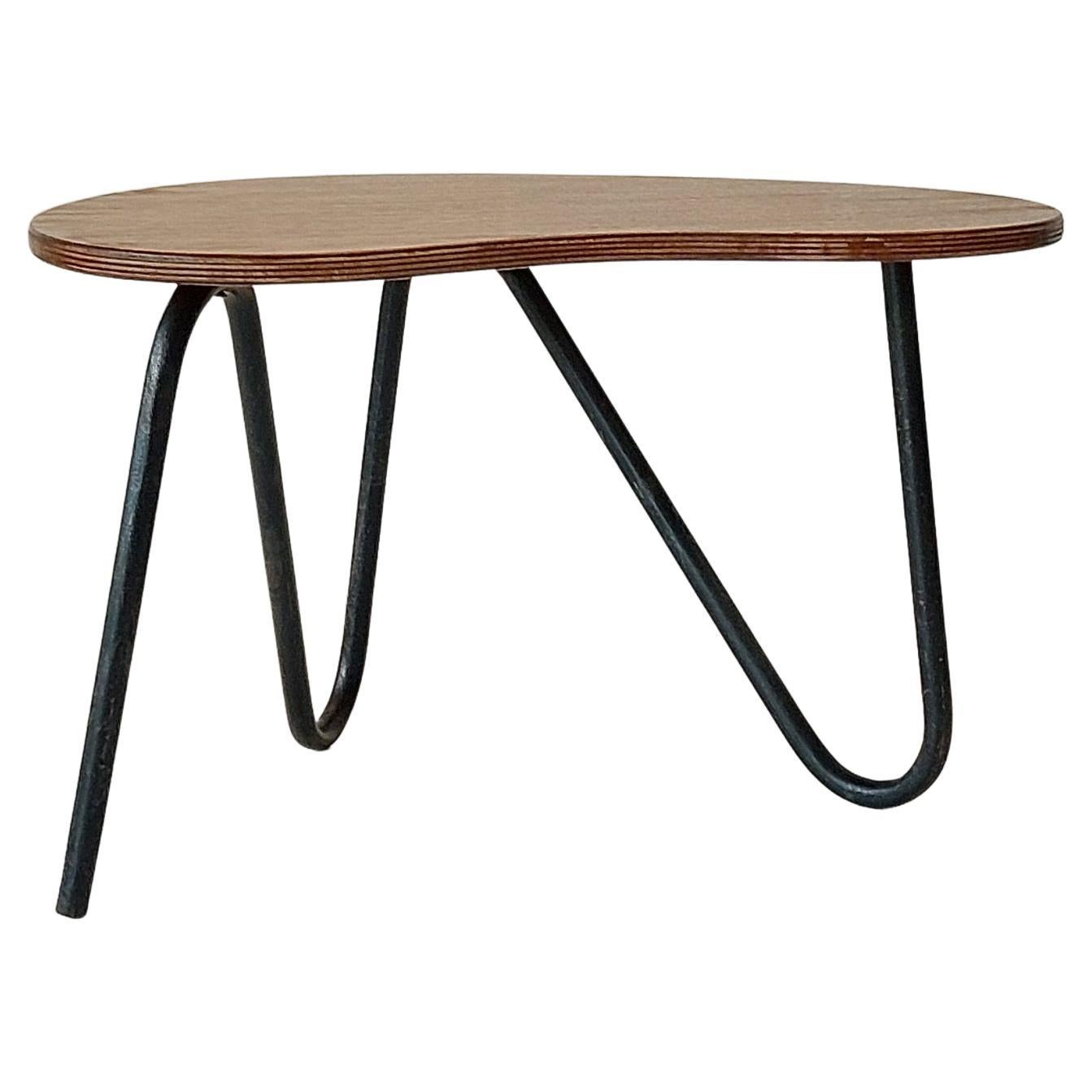 Pierre Guariche Prefacto Side Table for Trefac Meurop, circa 1950s, France

fantastic organic shaped table.

full original condition, some minor rust/patina to expect.

feet can be disassembled for easier transport.