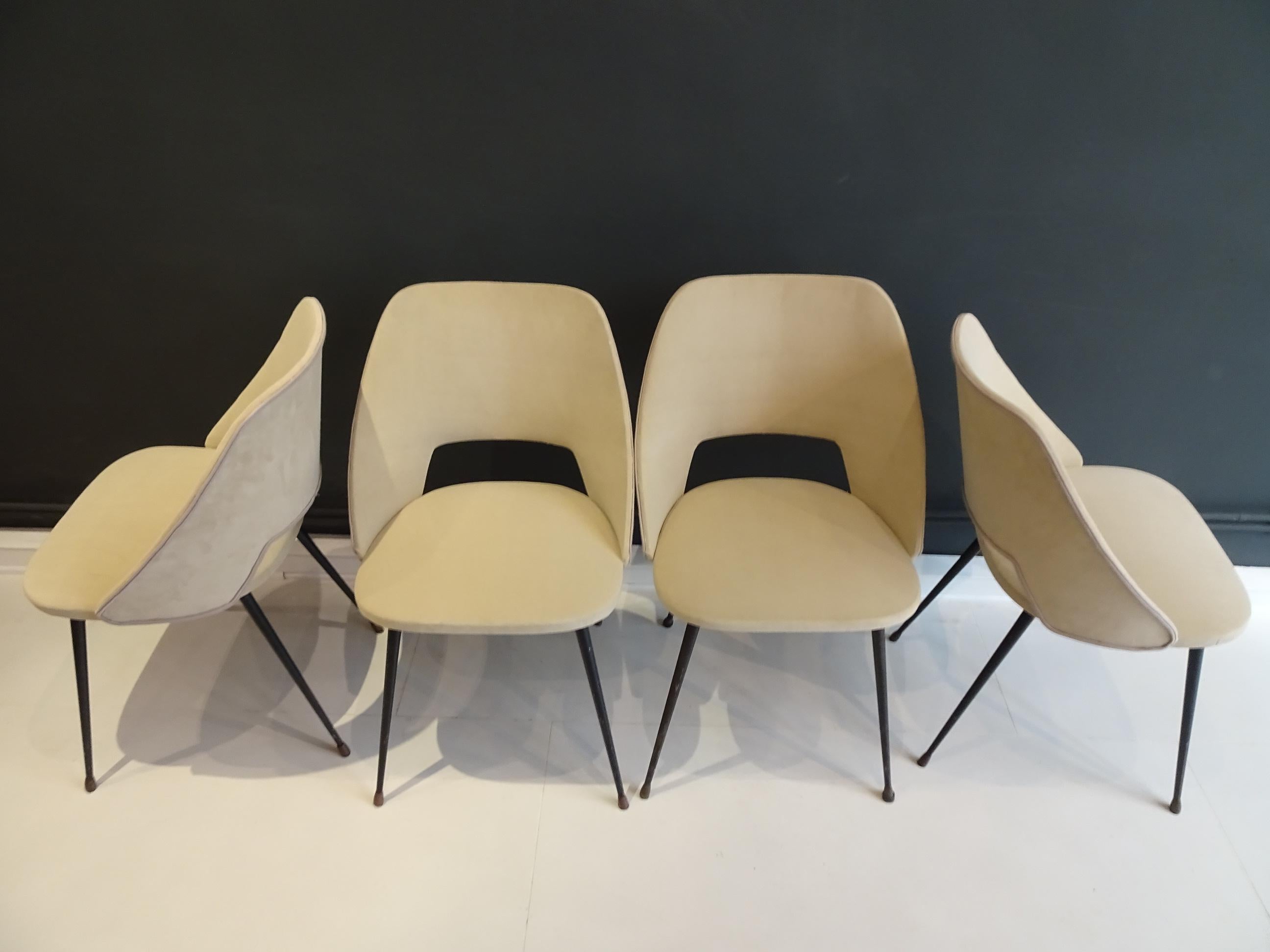 Mid-Century Modern Pierre Guariche Serie of 4 Chairs Model 