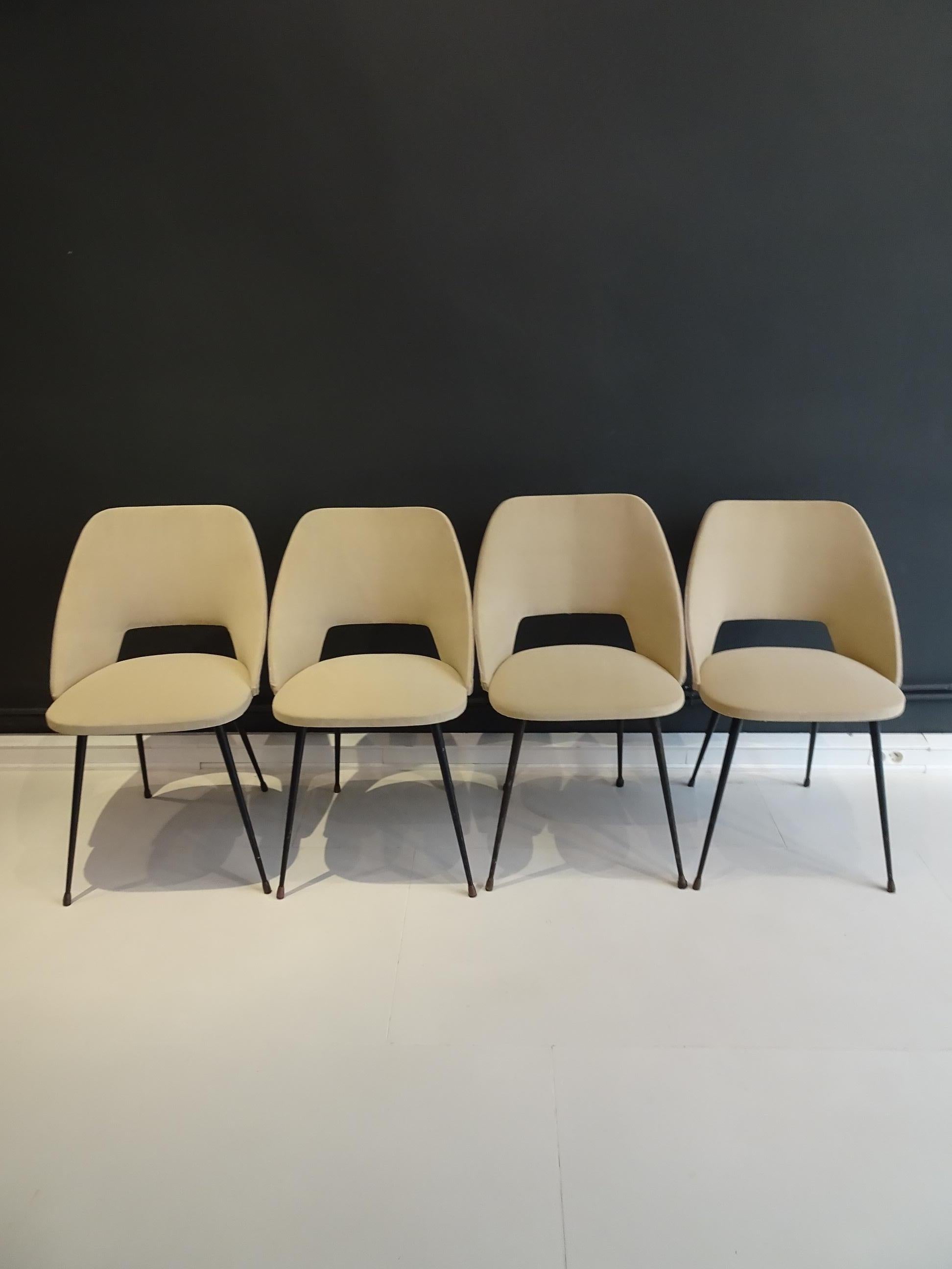 French Pierre Guariche Serie of 4 Chairs Model 