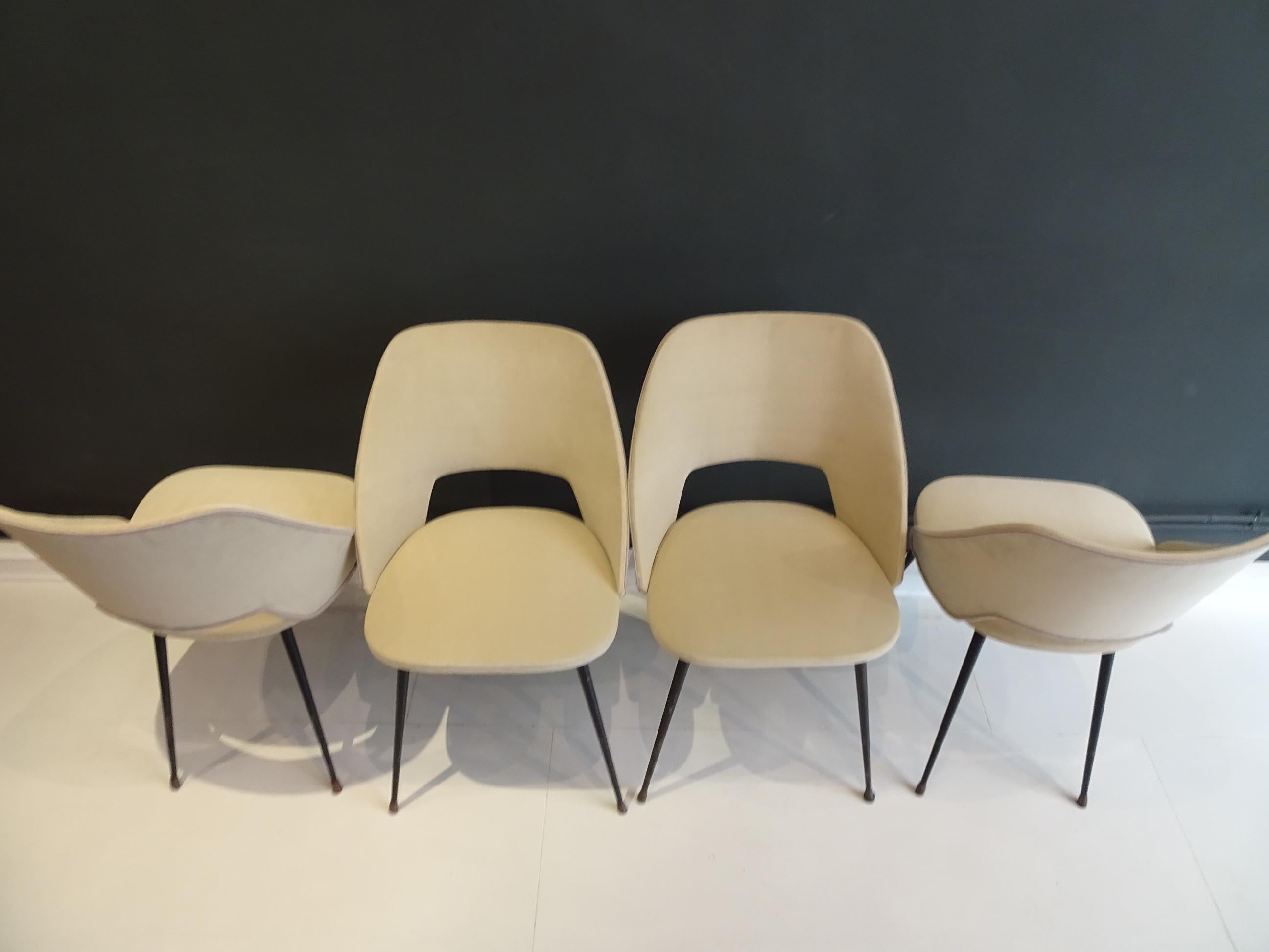 Mid-20th Century Pierre Guariche Serie of 4 Chairs Model 