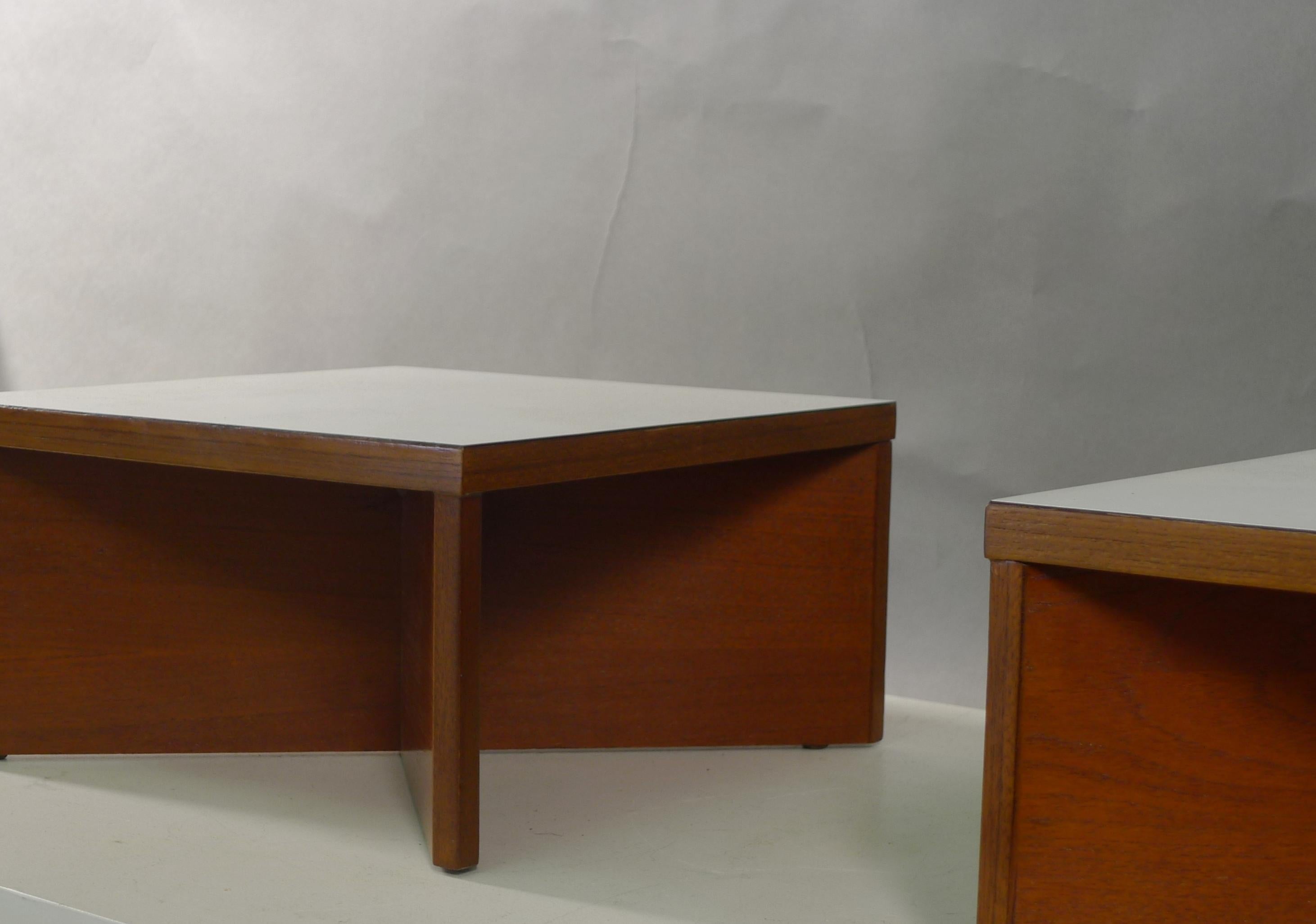 Pierre Guariche, Set of 2 Aquilon Side Tables, Les Huchers-Minvielle, 1960 For Sale 1