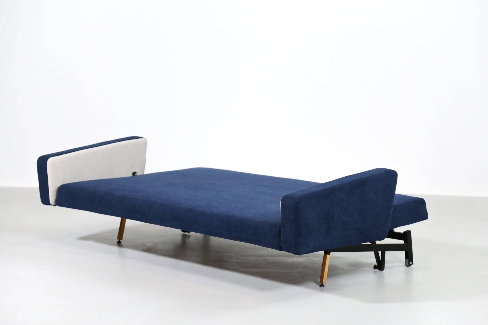 Pierre Guariche Sofa Bed for Airborne French Design For Sale 4