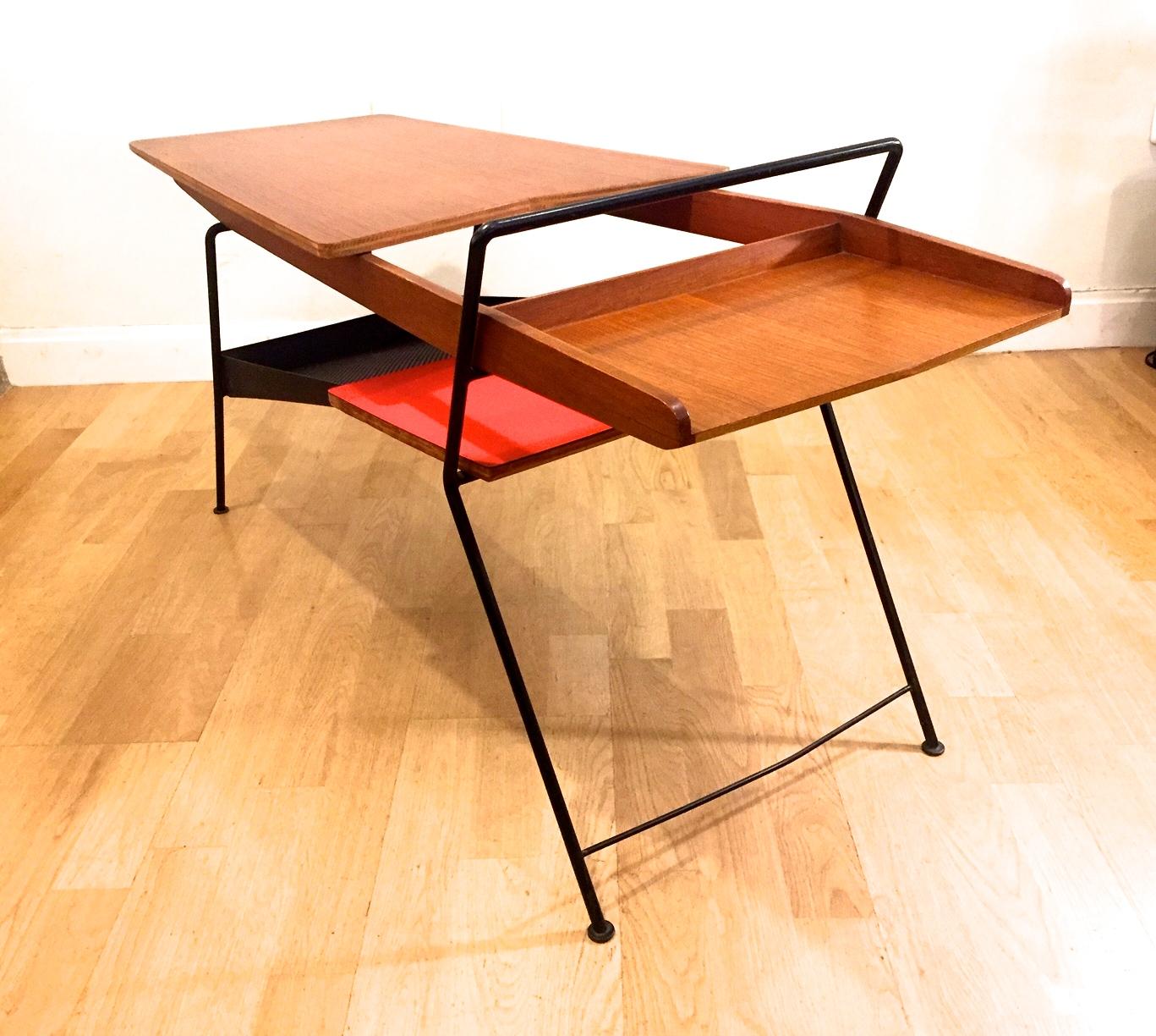 Mid-Century Modern Table basse de style Pierre Guariche:: Italie:: 1950 en vente