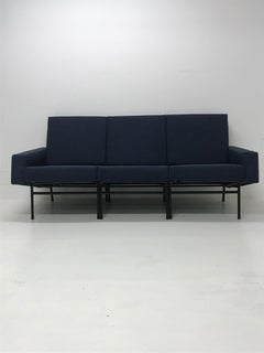 Pierre Guariche Dreisitziges Sofa:: Modell G10 für Airborne:: Französisches Design
