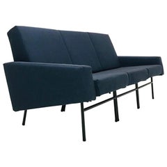 Pierre Guariche Dreisitziges Sofa:: Modell G10 für Airborne:: Französisches Design