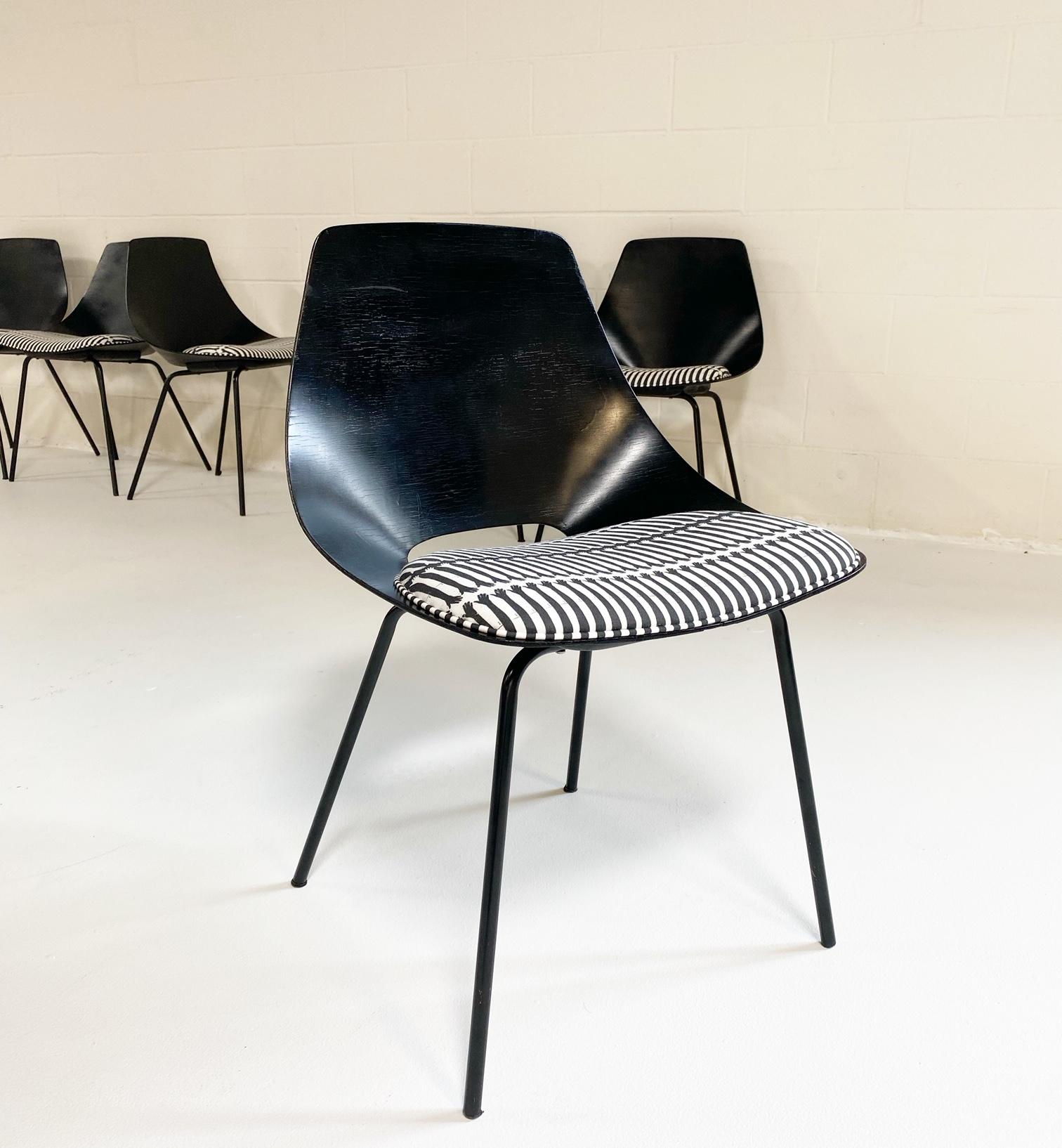 Moderne Chaises de salle à manger Tonneau Pierre Guariche en tissu 