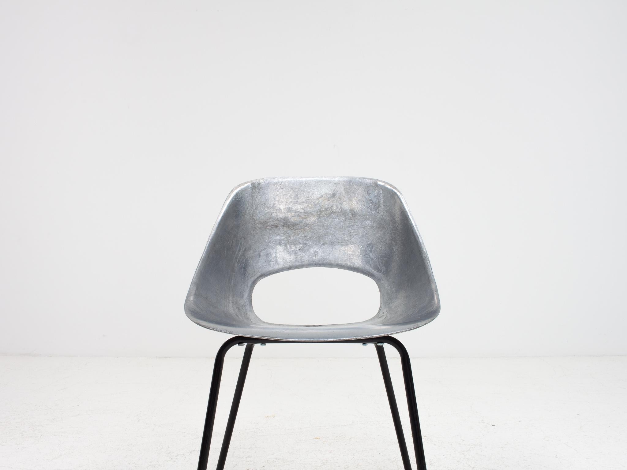 Pierre Guariche Tulip Chair, Cast Aluminum, Steiner Meubles, Paris, 1954 For Sale 6