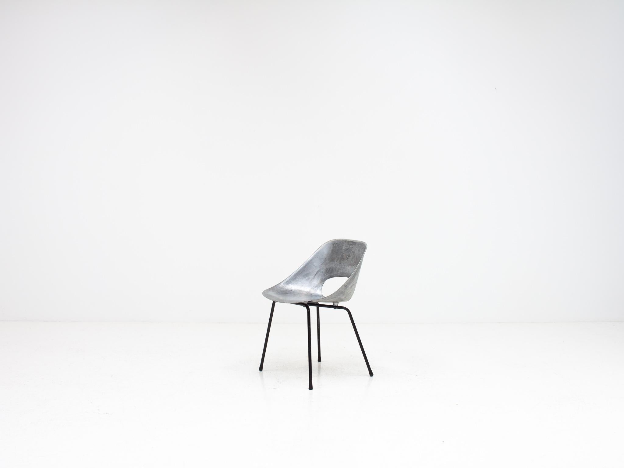 Pierre Guariche Tulip Chair, Cast Aluminum, Steiner Meubles, Paris, 1954 In Good Condition In London Road, Baldock, Hertfordshire