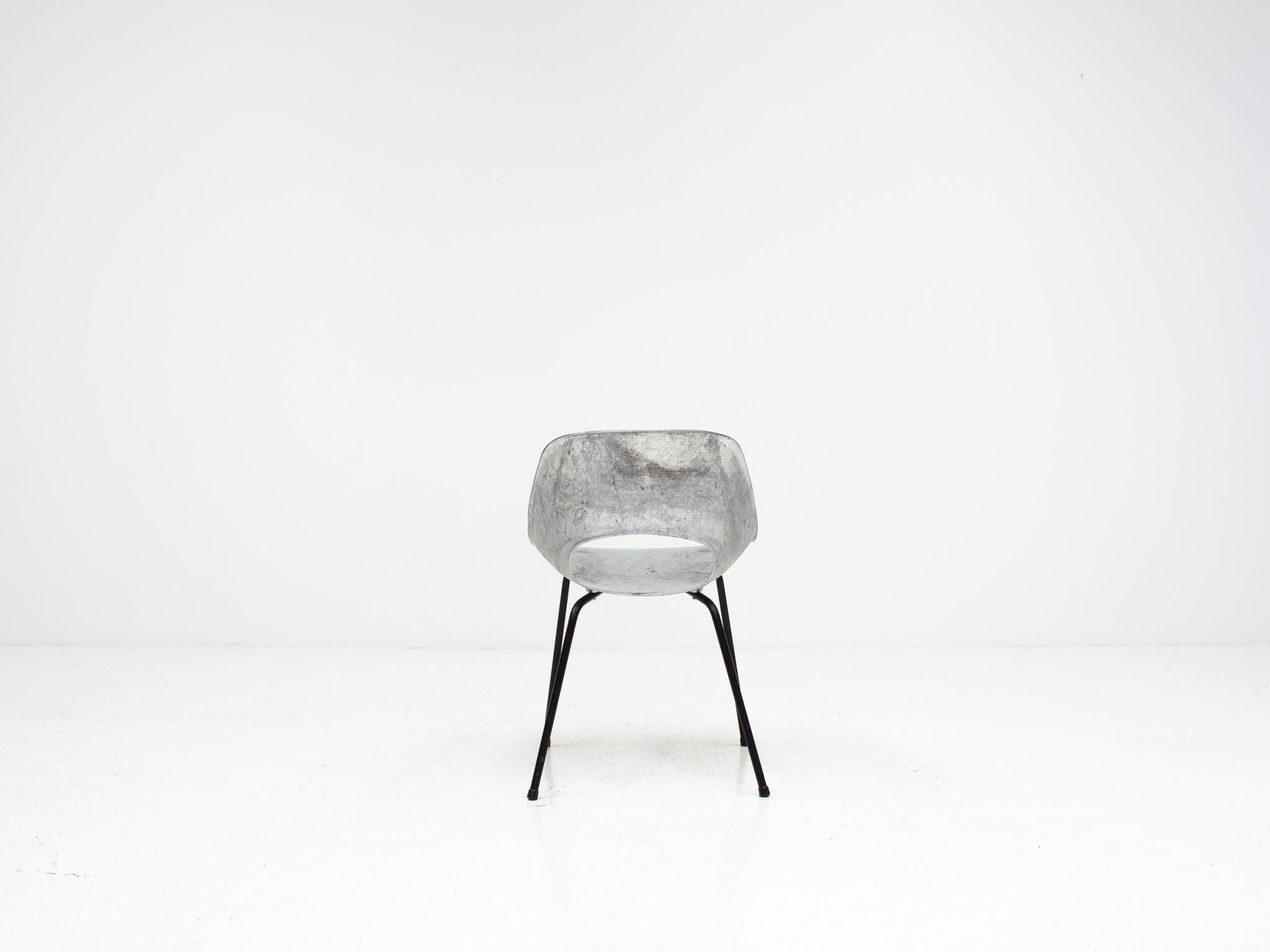 20th Century Pierre Guariche Tulip Chair, Cast Aluminum, Steiner Meubles, Paris, 1954 For Sale