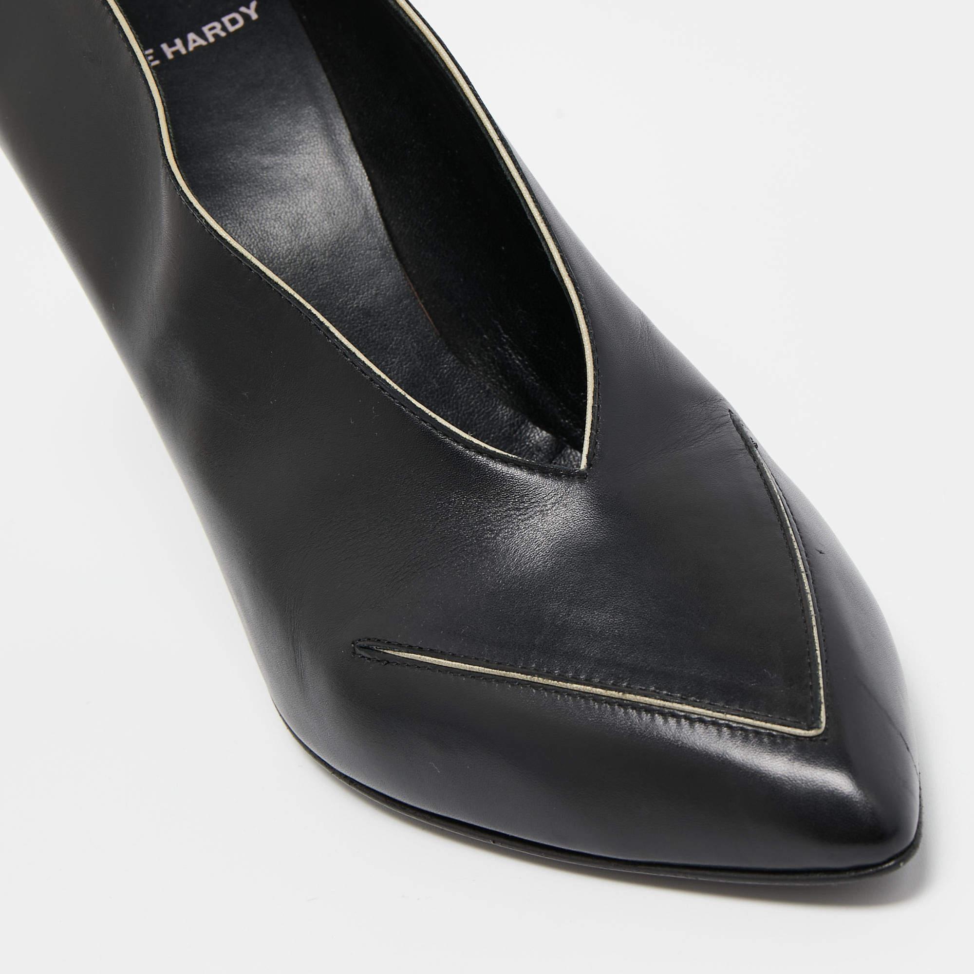 Pierre Hardy Black Leather V Neck Pointed Toe Pumps Size 38 For Sale 3