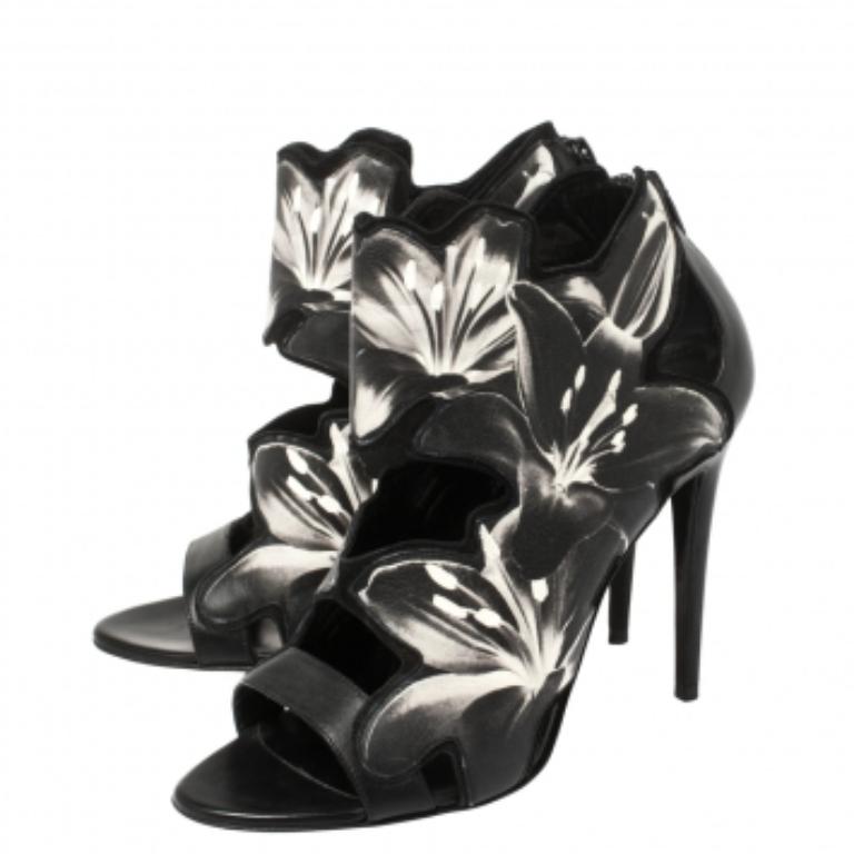 Pierre Hardy Black Lily Print Leather Booties Size 38.5 For Sale 2