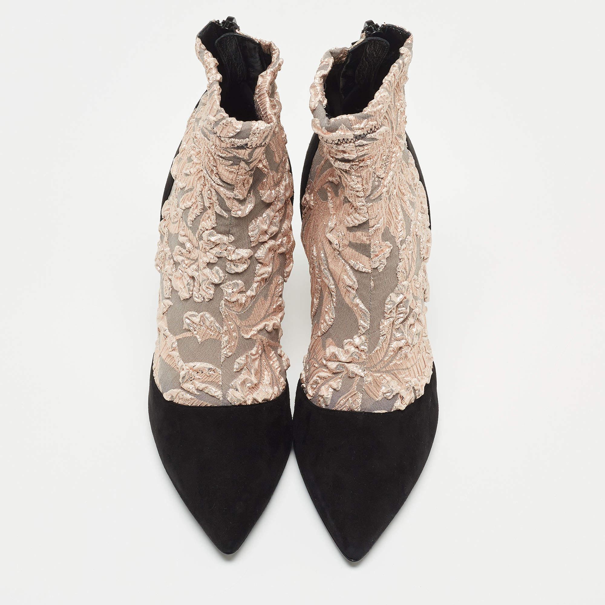 Pierre Hardy Black/Metallic Peach Fabric and Suede Dolly Pointed Toe Ankle Booti In New Condition For Sale In Dubai, Al Qouz 2