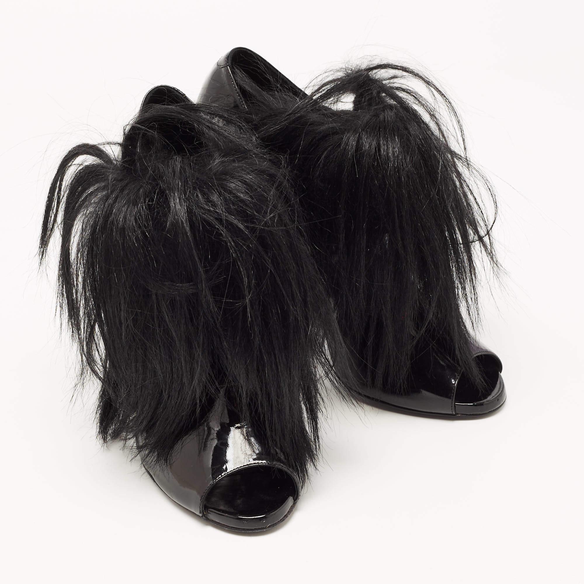Women's Pierre Hardy Black Patent and Calf Hair Booties Size 39 For Sale