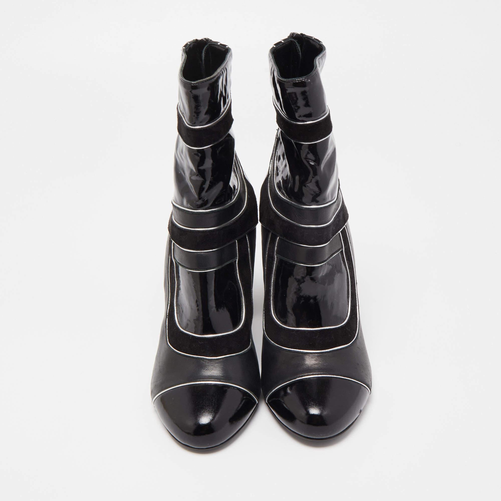 Pierre Hardy Black Patent and Leather Zip Up Ankle Boots Size 37 In Excellent Condition For Sale In Dubai, Al Qouz 2