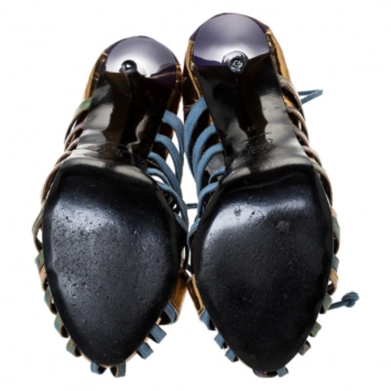 Pierre Hardy - Bottines en daim et cuir imprimé multicolores Taille 37 Bon état - En vente à Dubai, Al Qouz 2