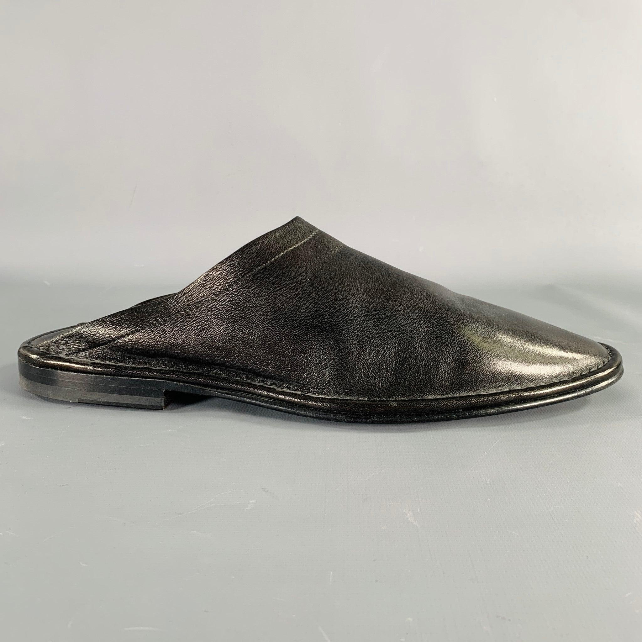 PIERRE HARDY loafers
in a black leather featuring a slip on style. Made in Italy.Excellent Pre-Owned Condition. 

Marked:   IT 45Outsole: 12.5 x 4.25 inches 
  
  
 
Sui Generis Reference: 132193
Category: Loafers
More Details
    
Brand:  PIERRE