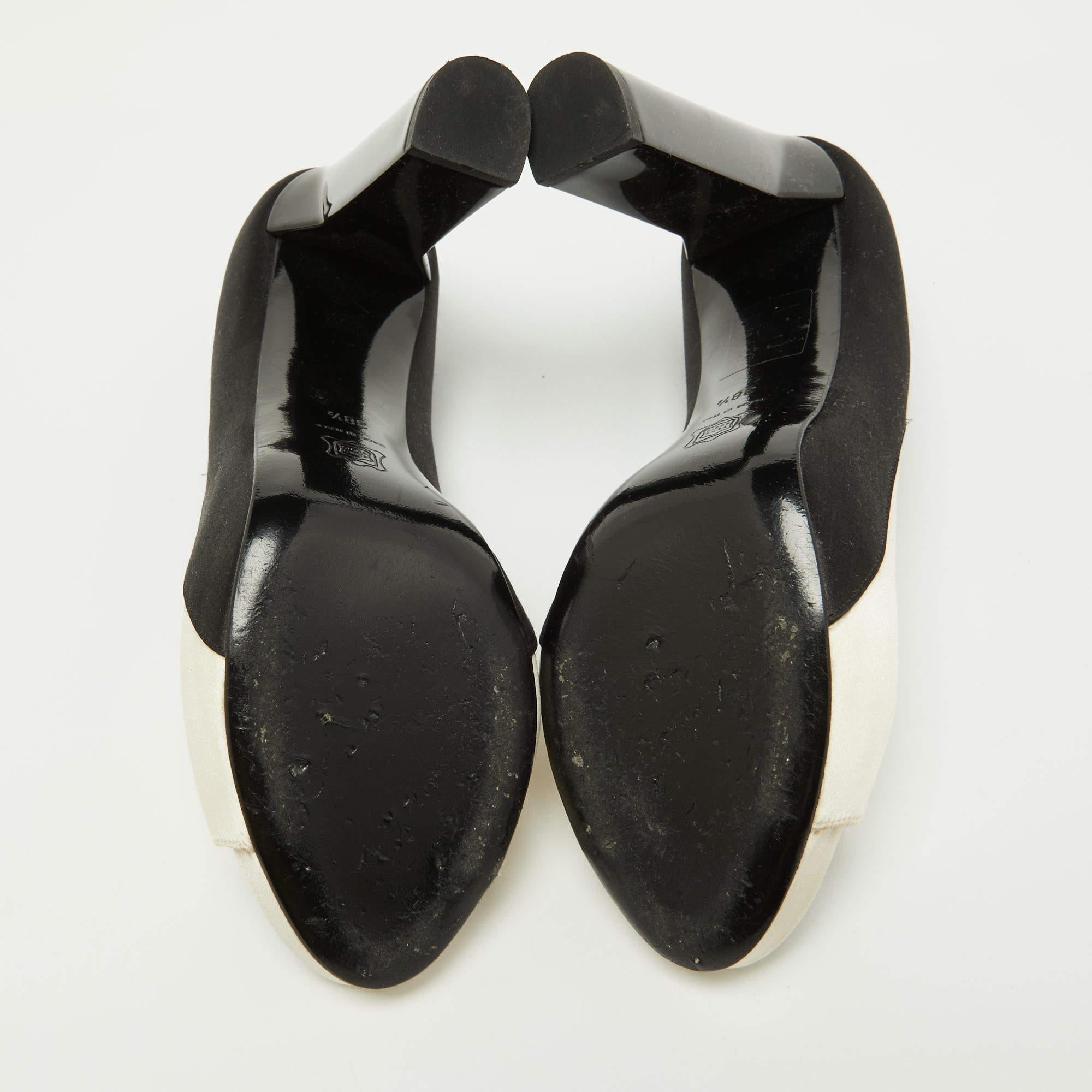 Pierre Hardy White/Black Satin Peep Toe Pumps Size 38.5 For Sale 2