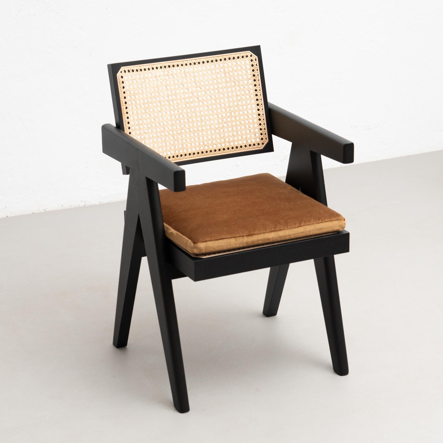 Pierre Jeanneret 051 Silla de oficina Capitol Complex con cojín by Cassina en venta 3