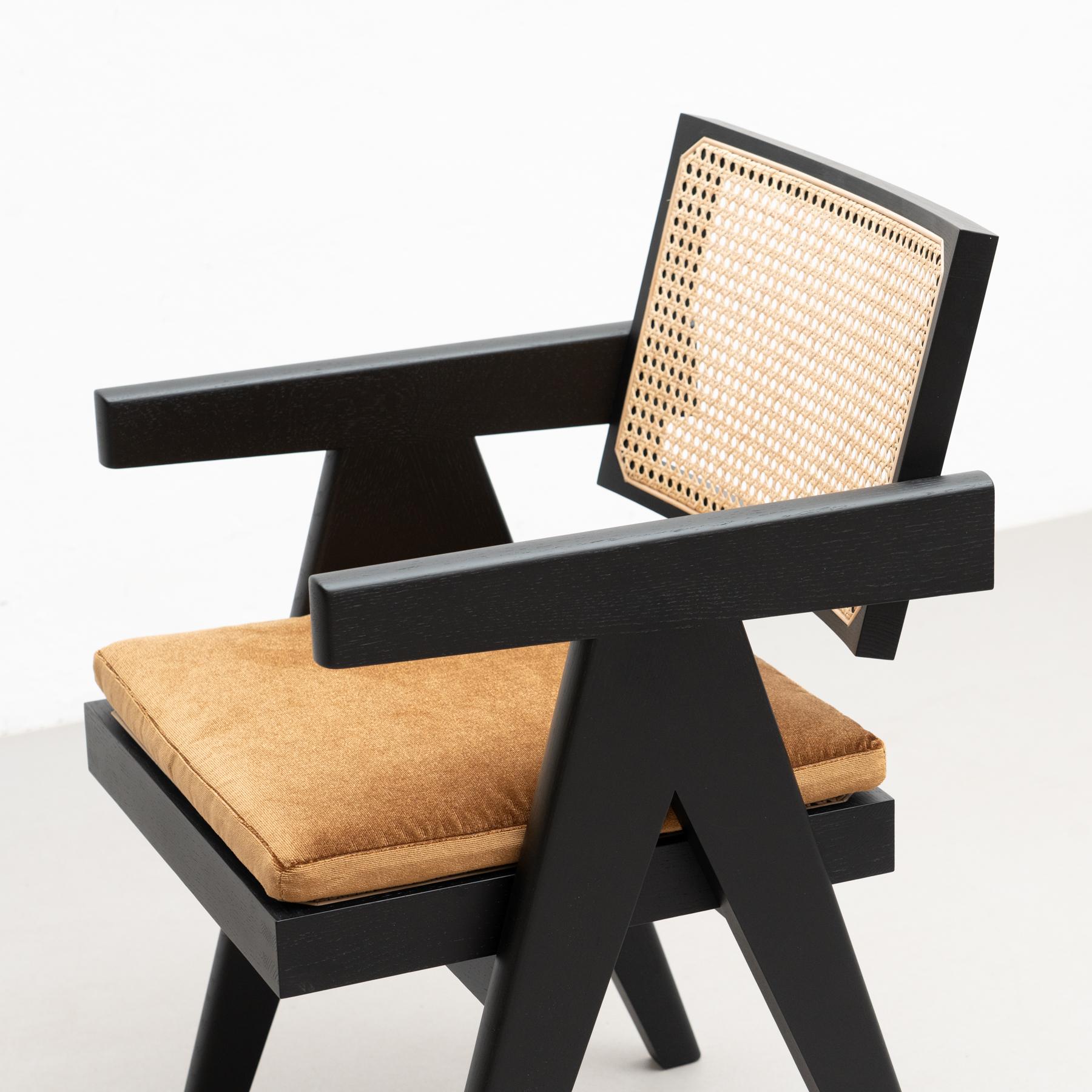 Pierre Jeanneret 051 Silla de oficina Capitol Complex con cojín by Cassina en venta 9