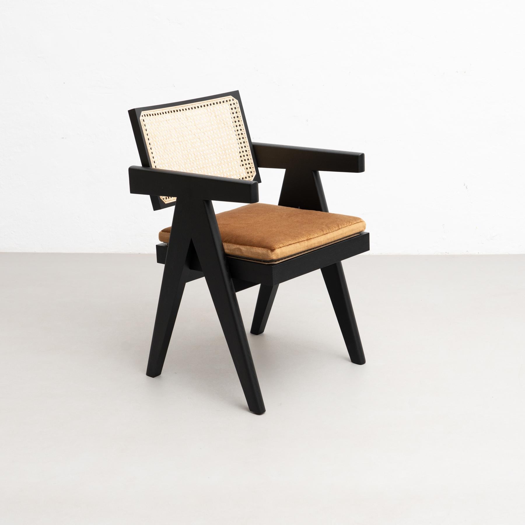 Pierre Jeanneret 051 Silla de oficina Capitol Complex con cojín by Cassina Moderno de mediados de siglo en venta