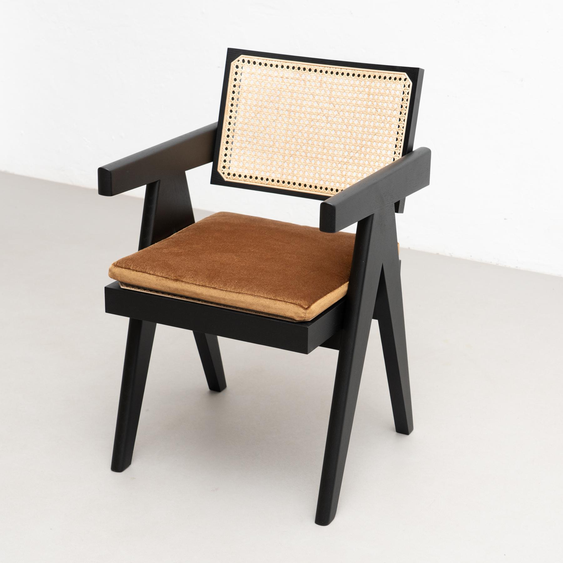 Pierre Jeanneret 051 Silla de oficina Capitol Complex con cojín by Cassina en venta 2