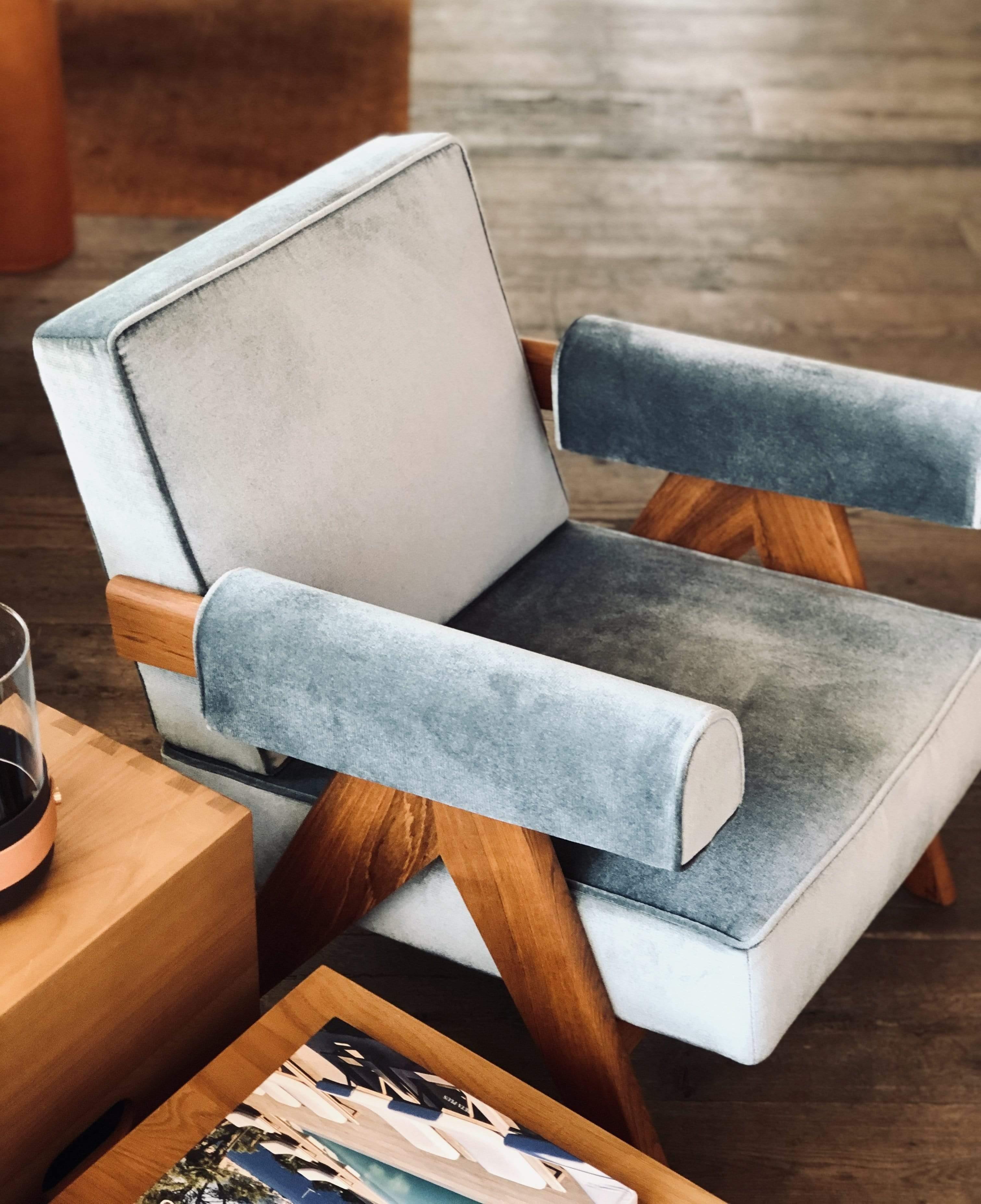 italien Pierre Jeanneret 053 Fauteuil Capitol Complex en teck avec Carta di Zucchero en vente
