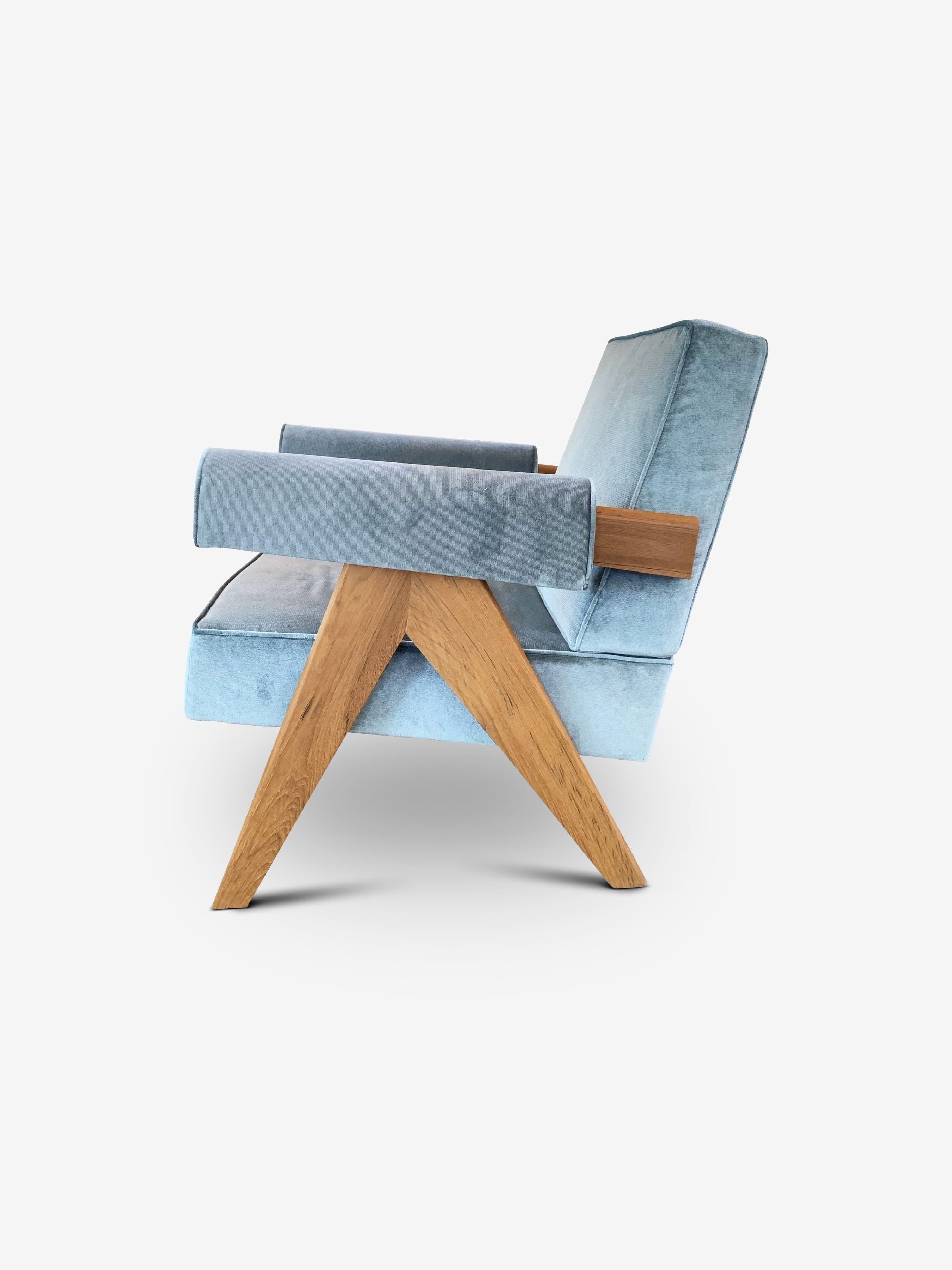 Pierre Jeanneret 053 Fauteuil Capitol Complex en teck avec Carta di Zucchero Neuf - En vente à Sag Harbor, NY